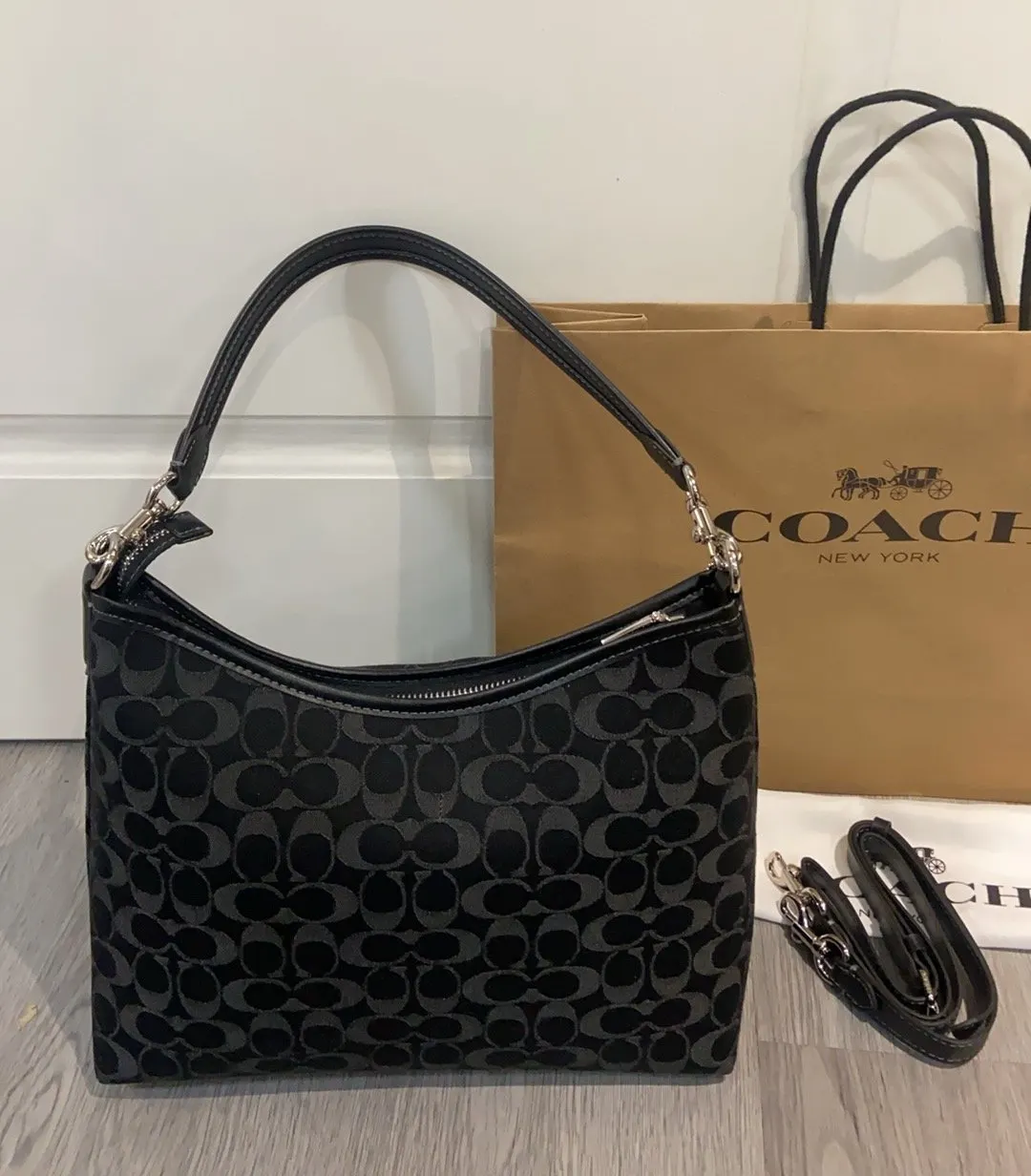 Coach 火新的颜色 蔻家一月 腋下包Lau 复古腋下背款