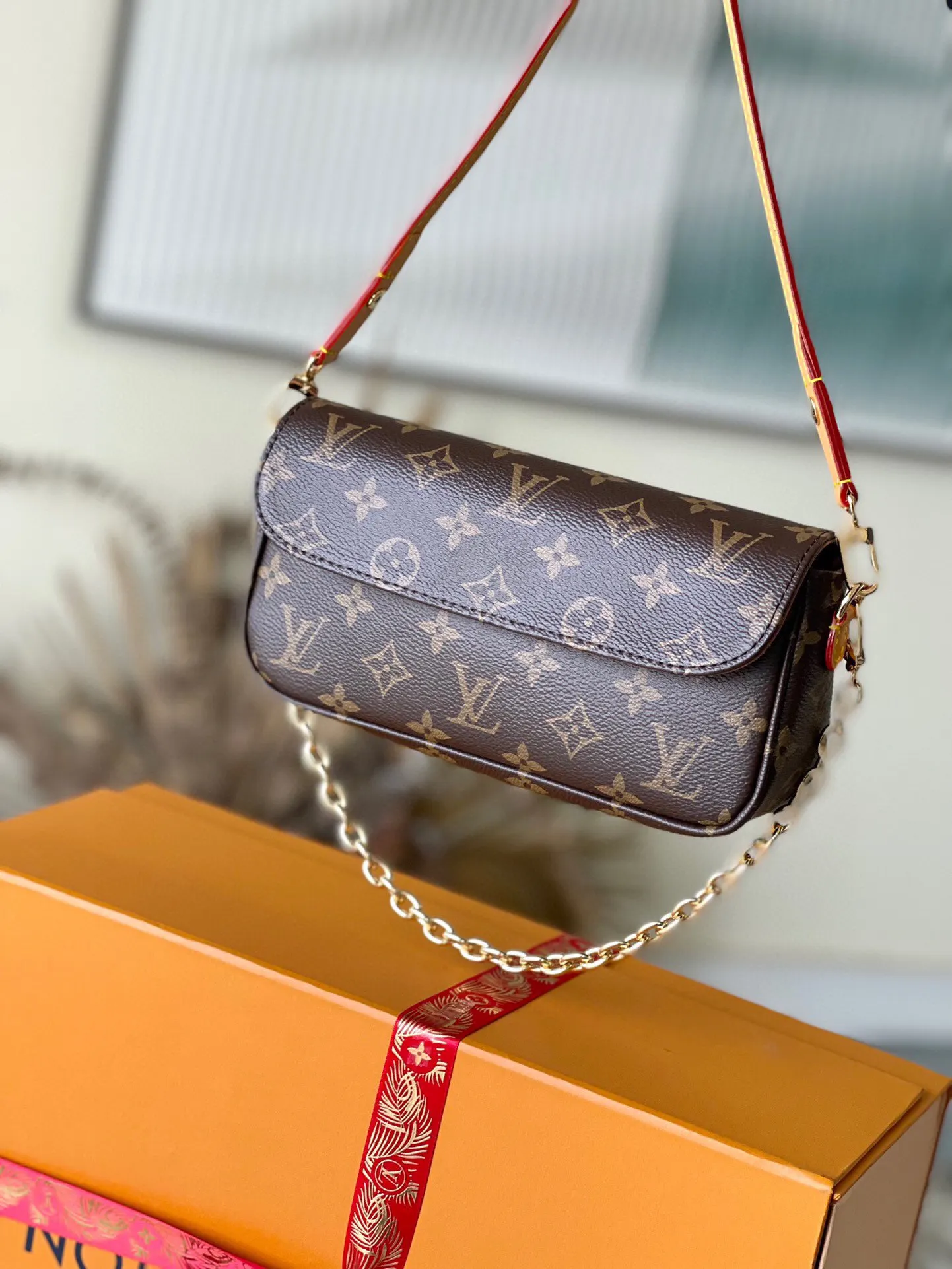 LV Ivy Classic Monogram, Chain Bag, Shoulder Crossbody