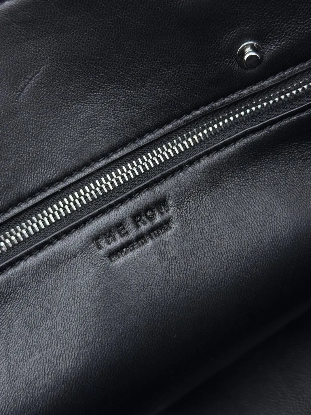 Crossbody Bag Lightweight Leather Image 9 Crossbody Bag Lightweight Leather Image 9