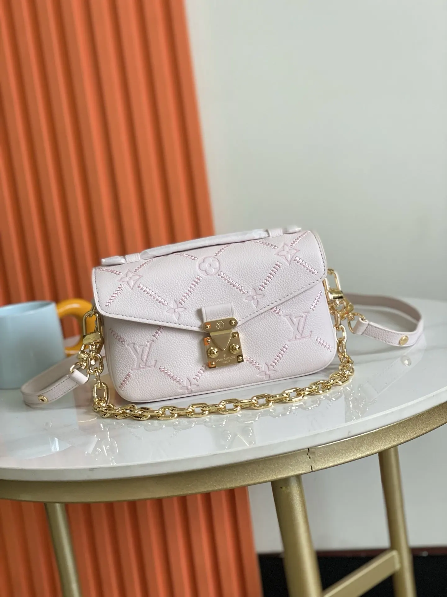 LV 牛皮 庆祝 烟花 Pochette Métis Ea 鏈條包 精致鏈條款