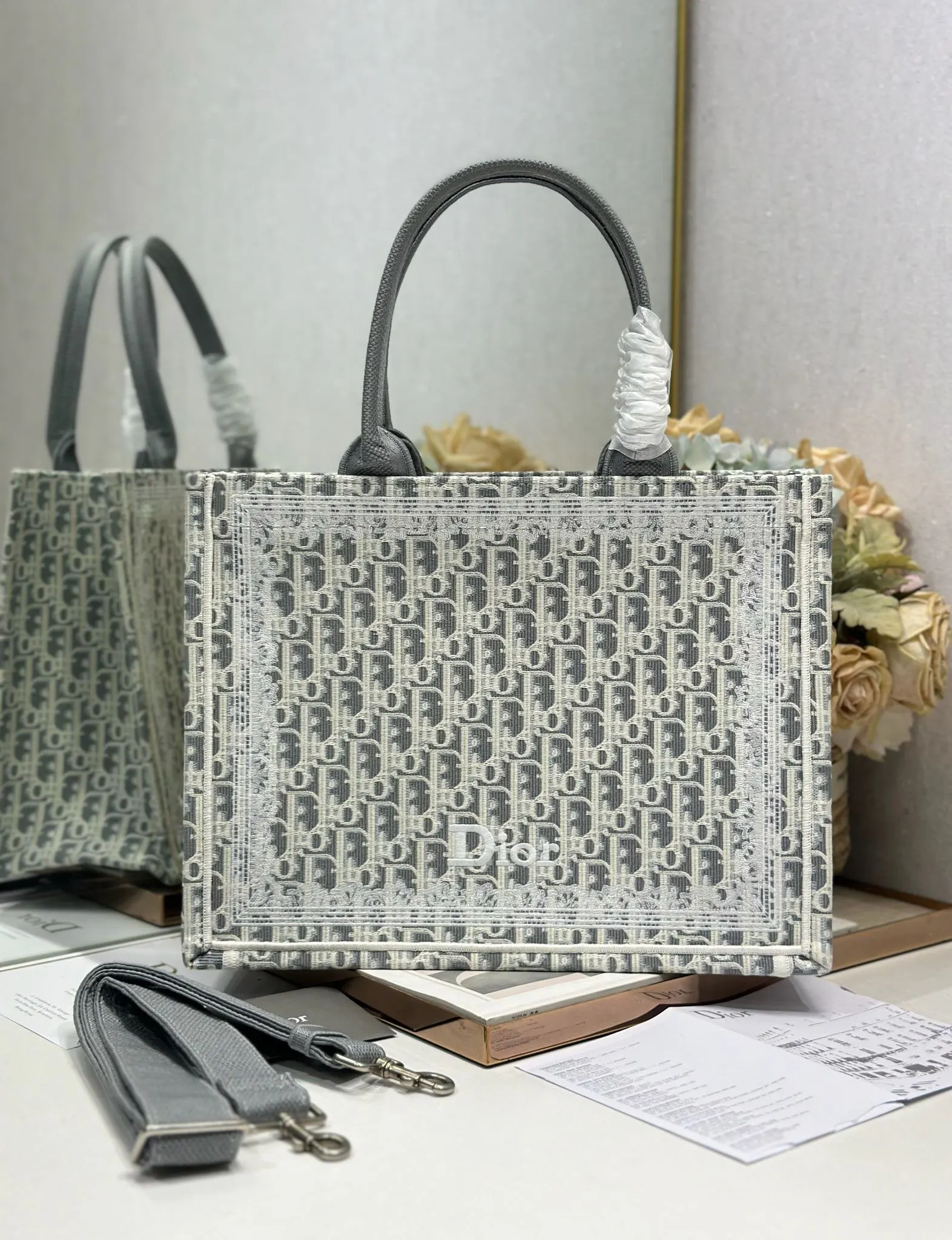 Book Tote 可收納各种日常用品 全新演绎Baye图案混合效果D 托特包 大容量托特款