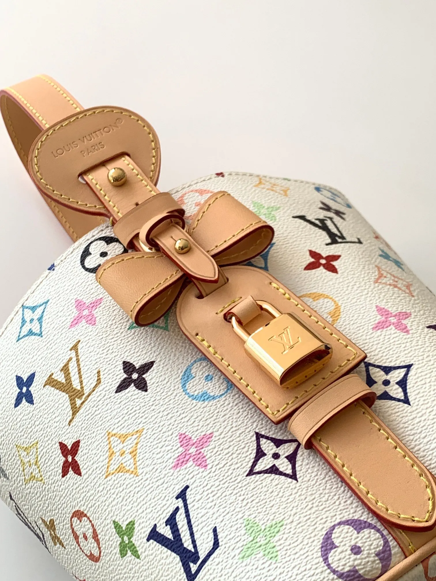 Louis Vuitton Crossbody Bag Lightweight Leather