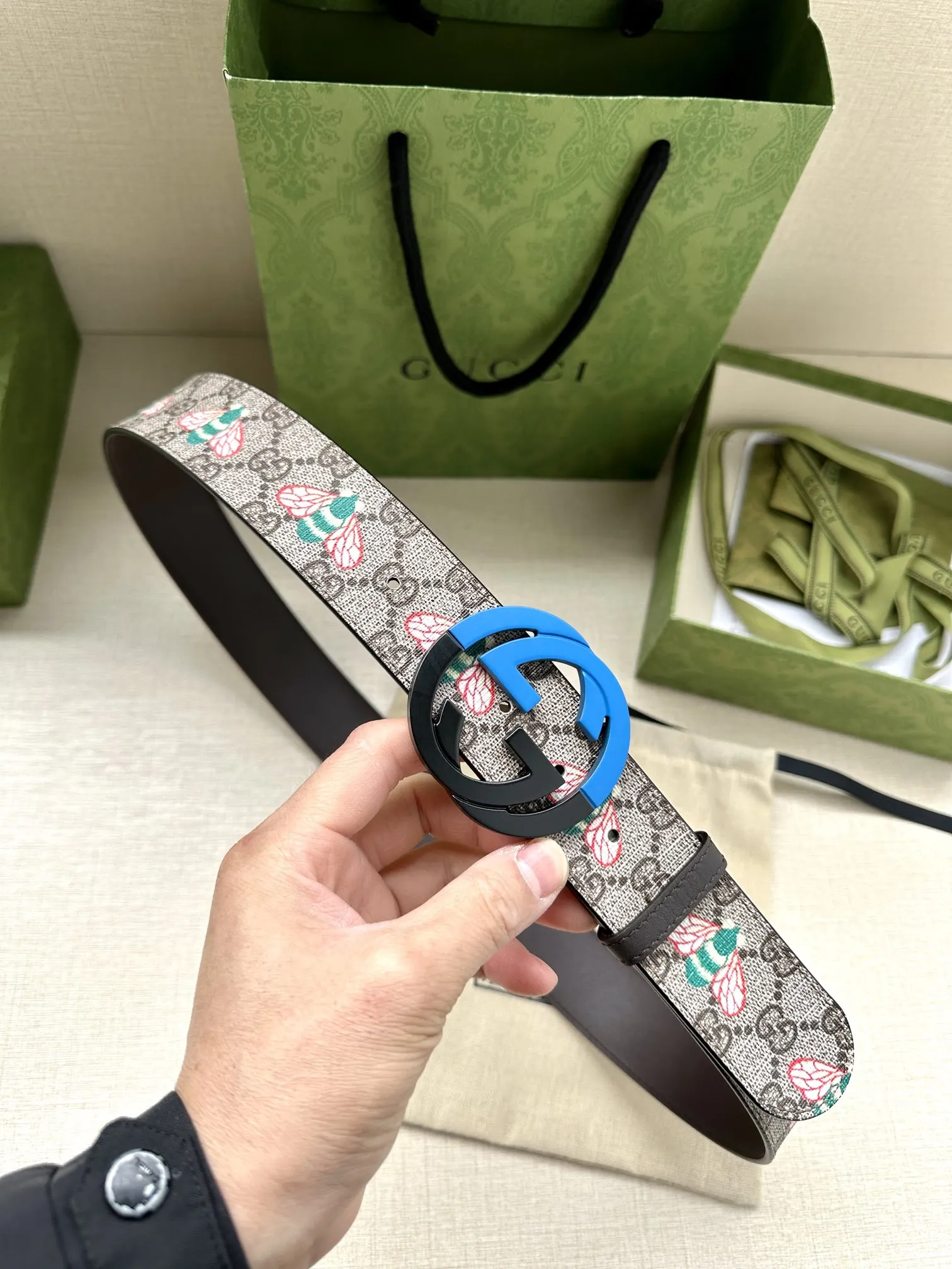 Gucci 雙G扣牛皮腰帶