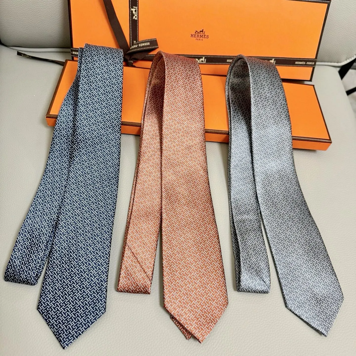 Hermes 领带 精致配飾款