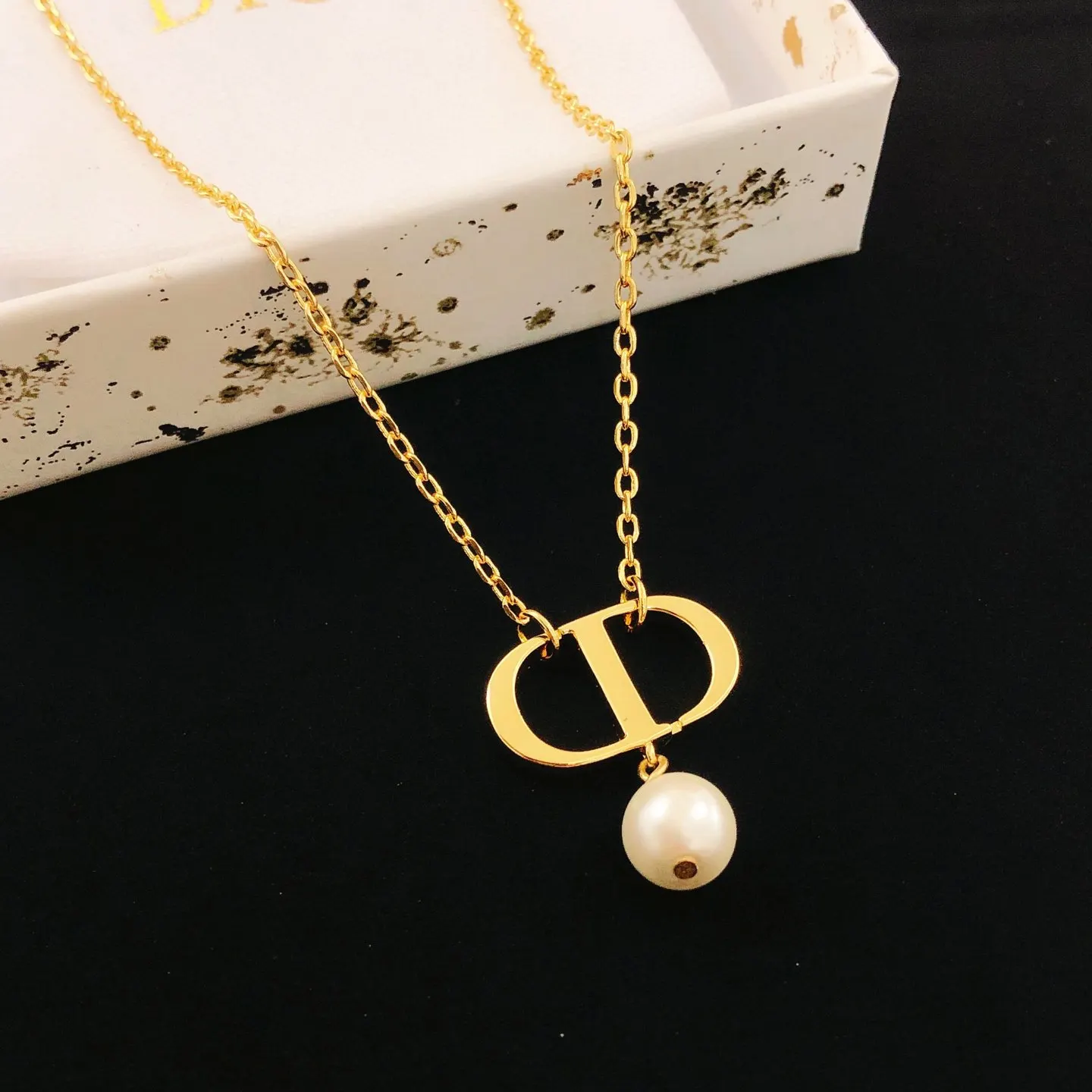Dior 金色項鍊 精緻配飾款
