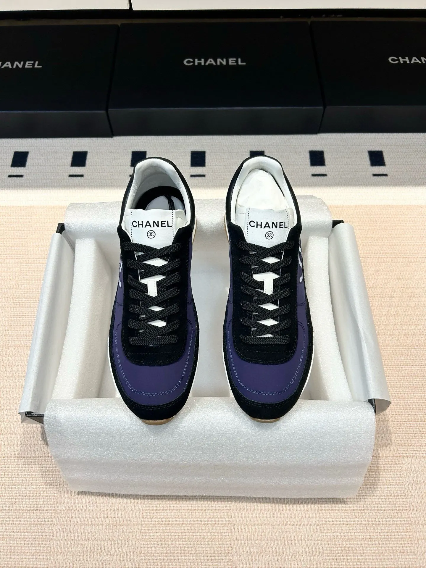 CHANEL 雙C運動鞋