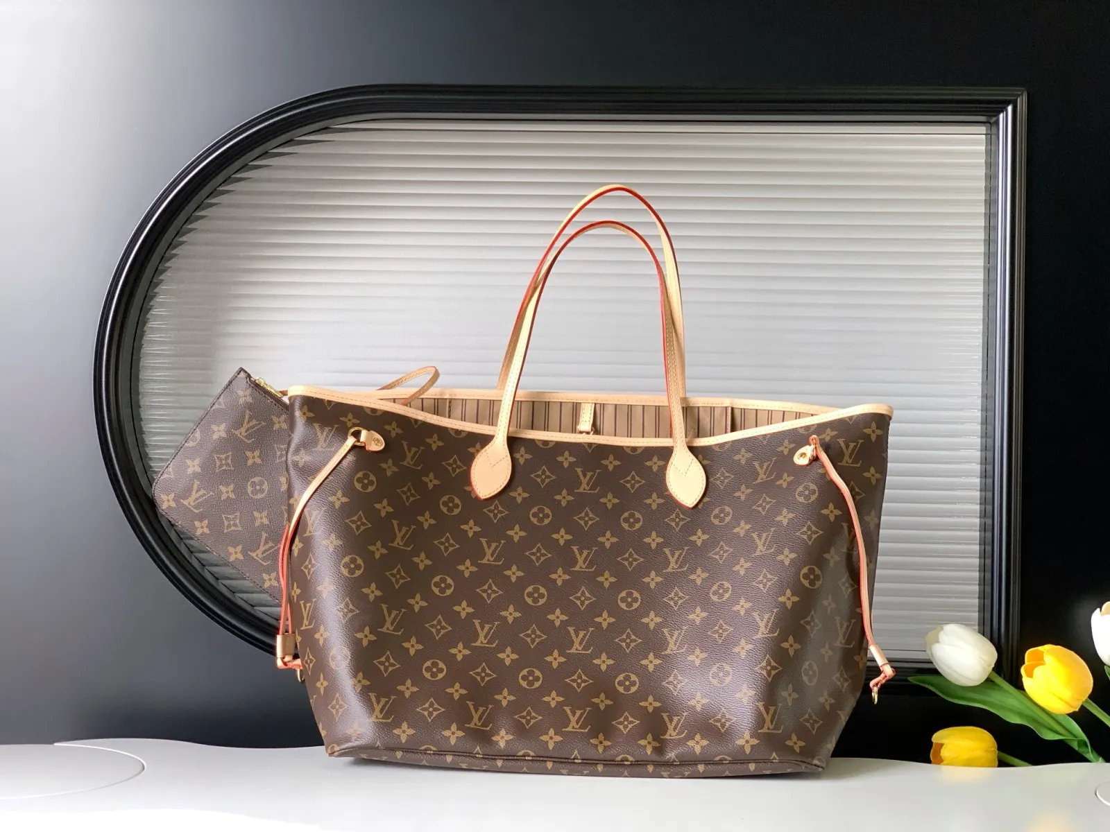 LV Neverfull 帆布 手拿包 精致手拿款