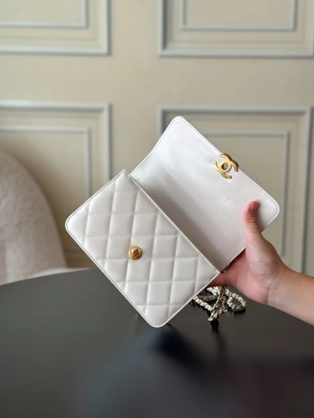 White Hobo Shoulder Bag Vintage