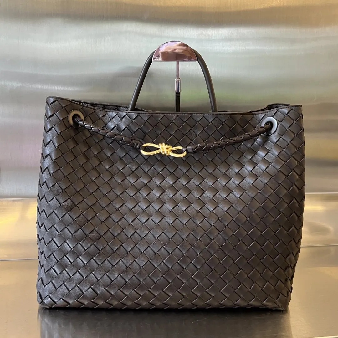 Bottega Veneta 金色 羊皮 斜挎包 轻便斜挎款