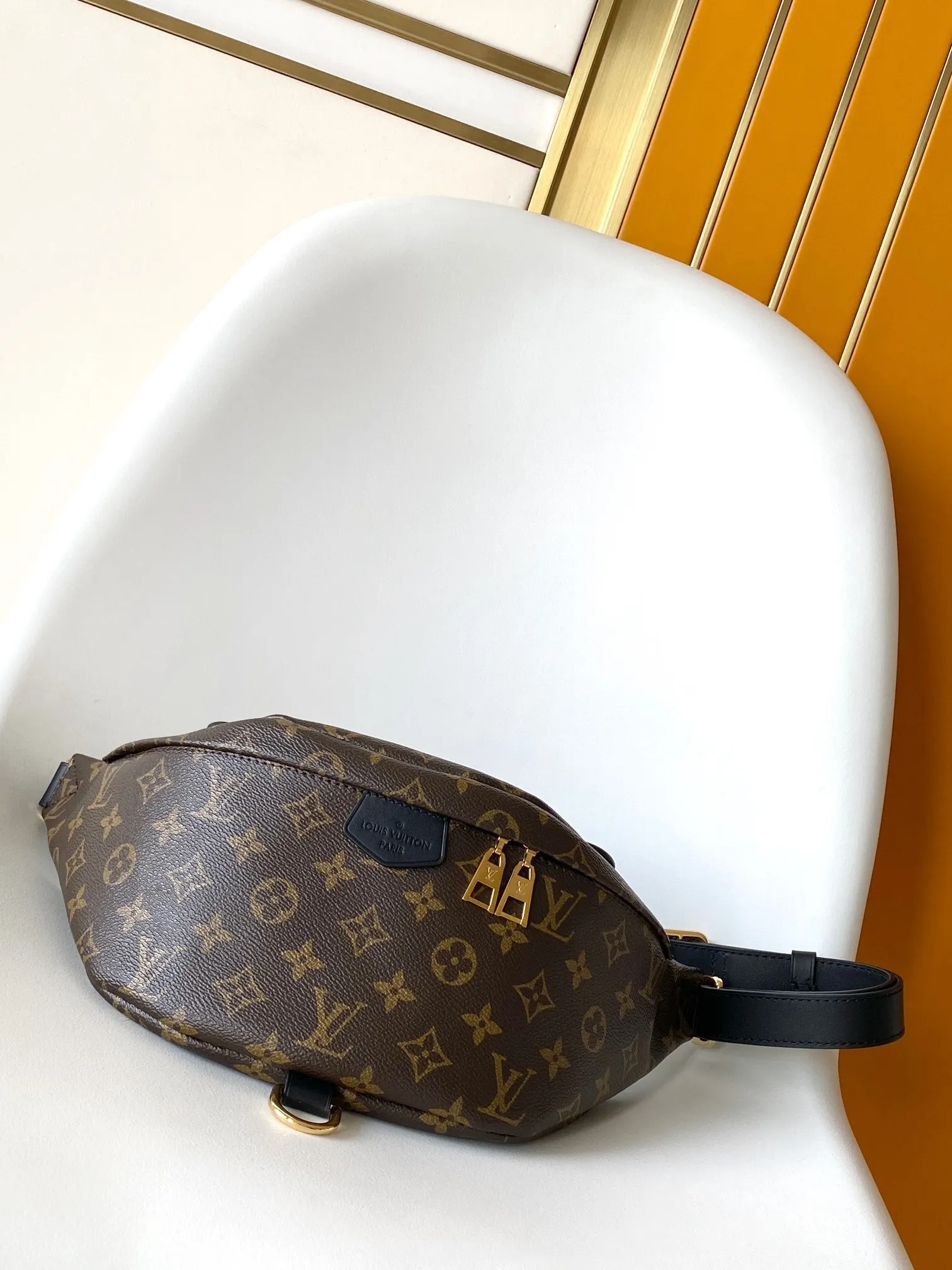 LV 帆布 黑皮 BU AG 腰包 休闲腰包款