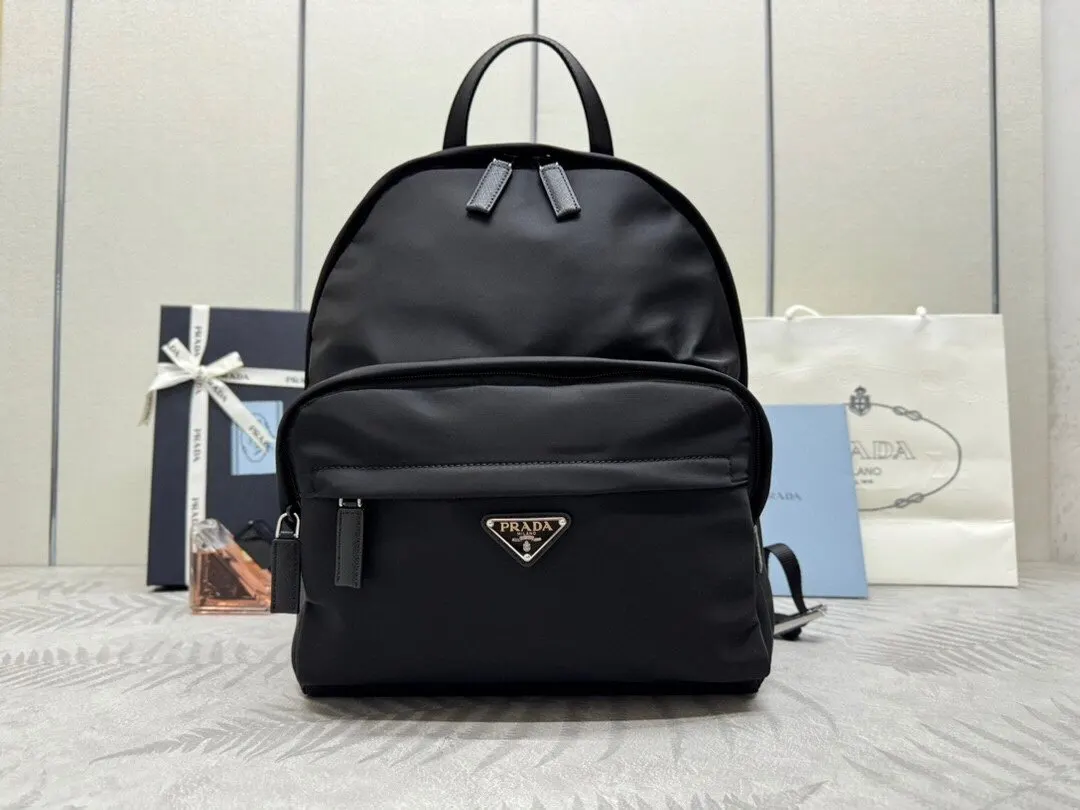 PRADA Re-Nylon尼龍 Saffiano十字纹牛皮 雙肩背包 輕便实用款