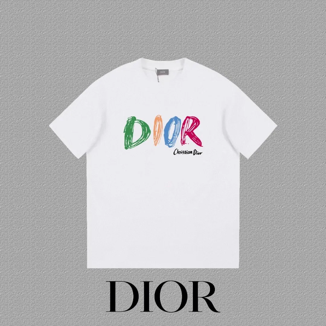 Dior black short-sleeved T-shirt, exquisite wear