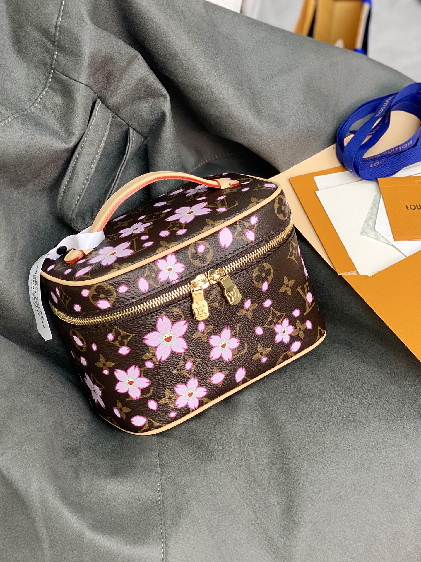 LV 牛皮 厘米 高 宽 化妝包 便携收納款