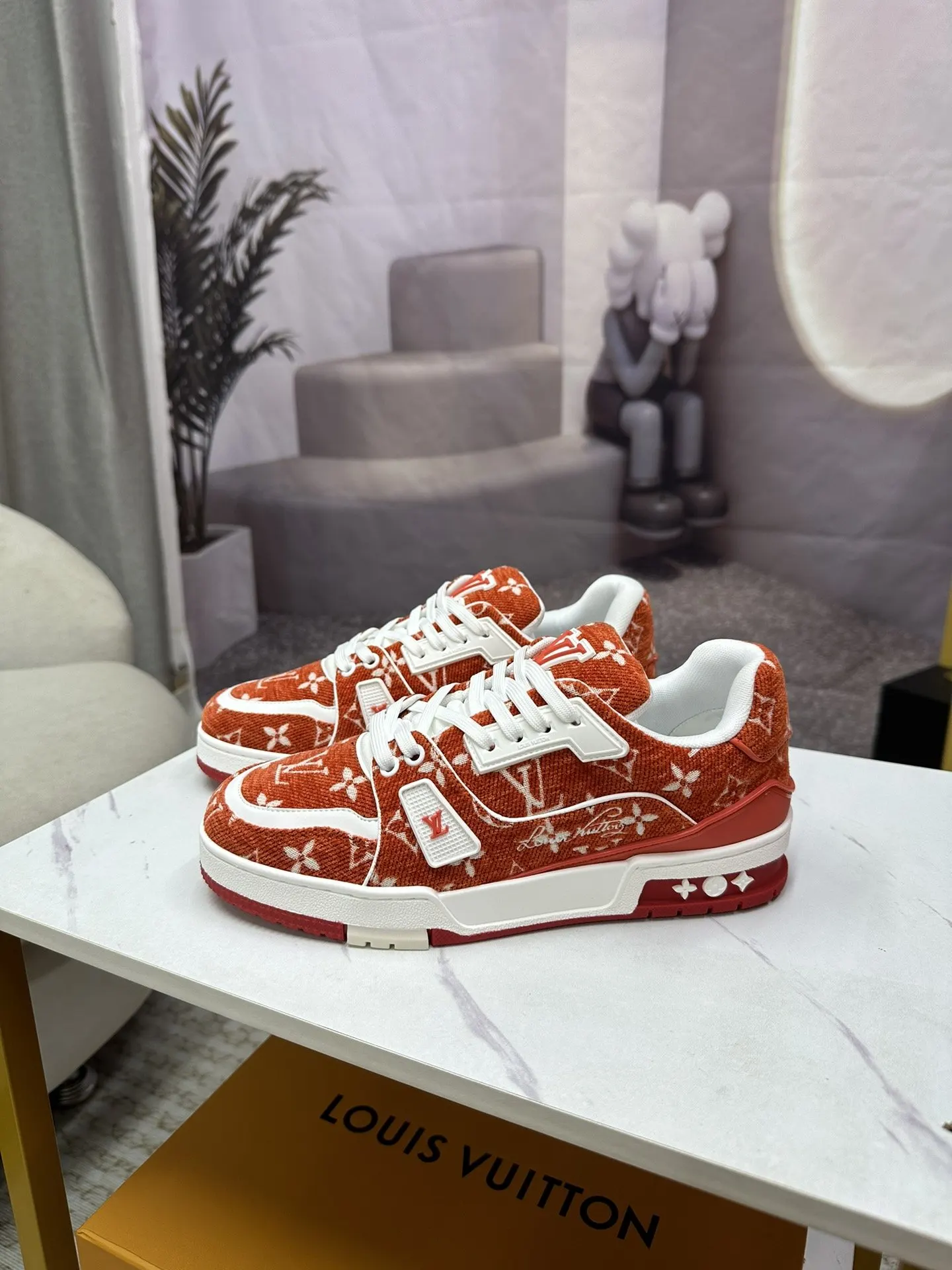 LV Casual Versatile