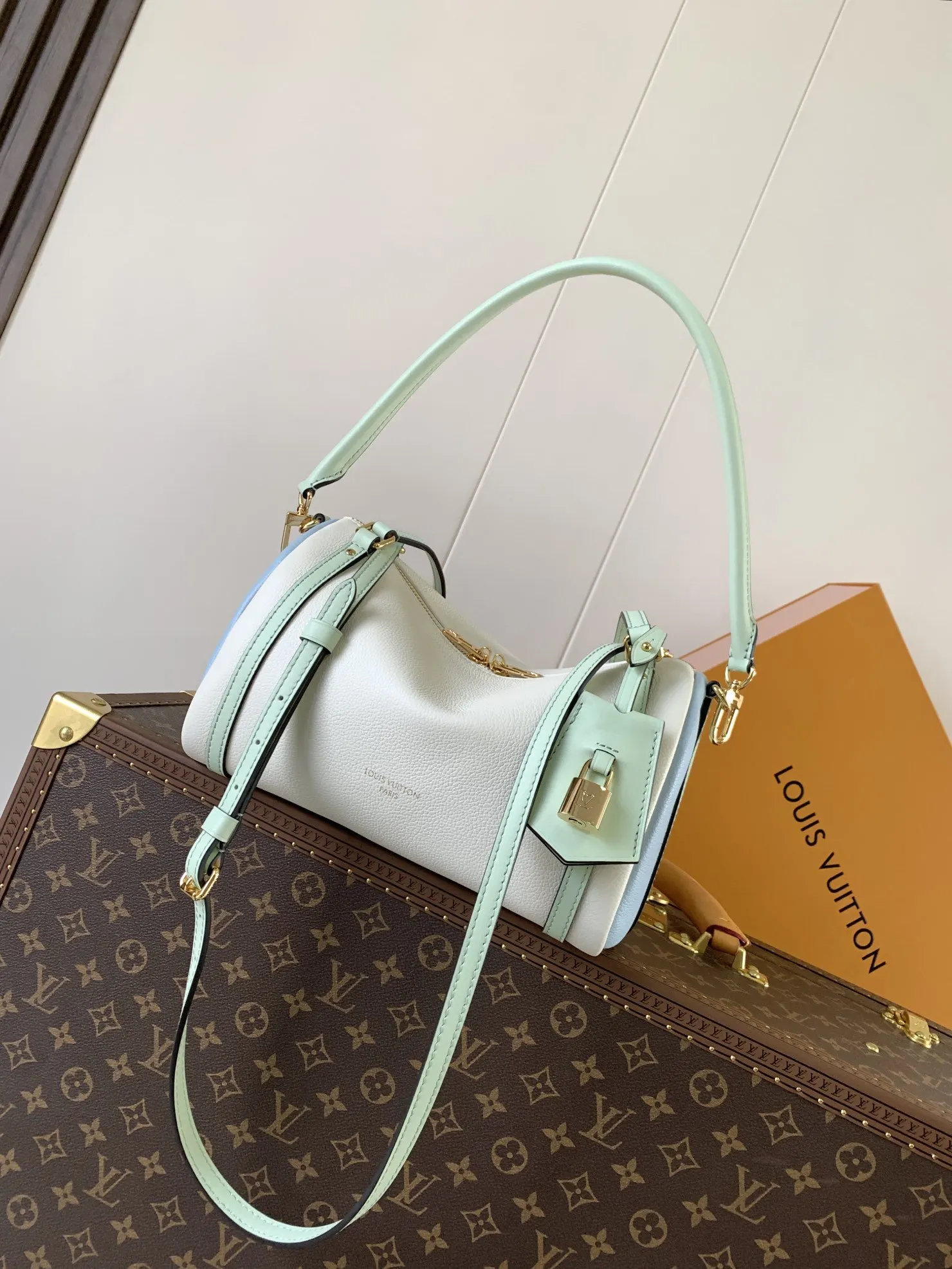 LV 黑色 棕色 牛皮 黑油蜡 白拼藍 旅行袋 大容量旅行款