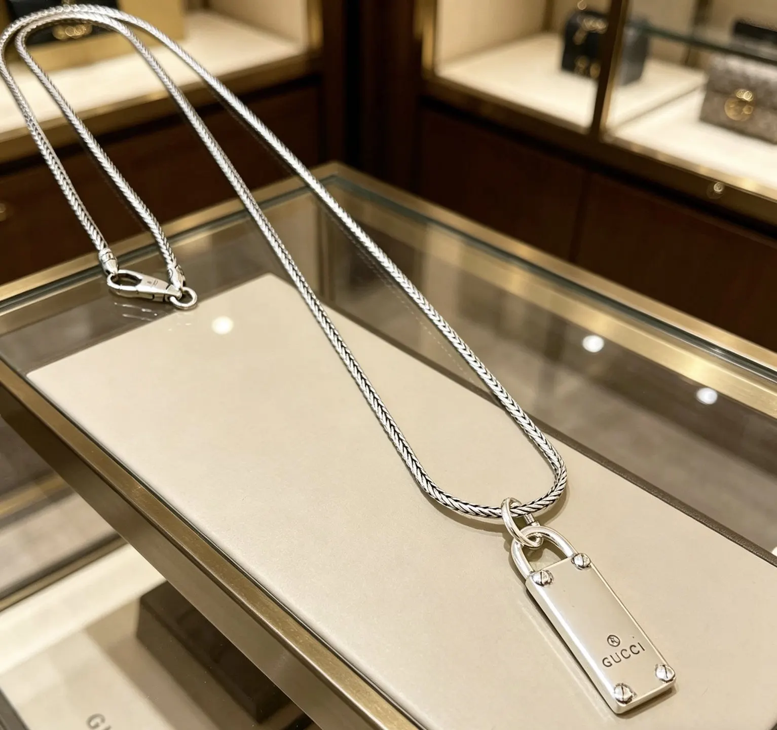 Gucci 鏈條包 單肩斜挎款