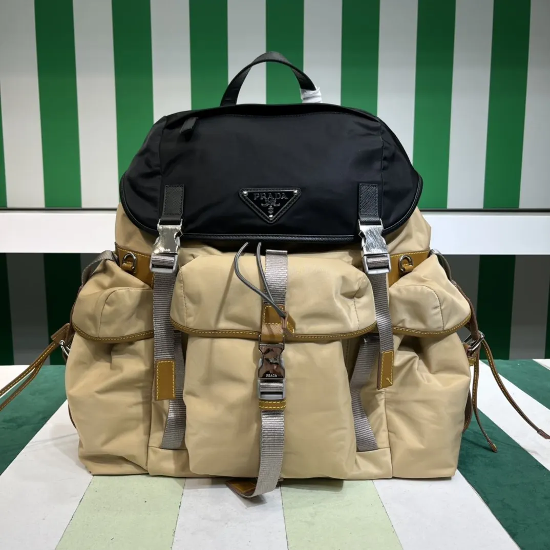 Prada 小牛皮 双肩包 实用双肩款
