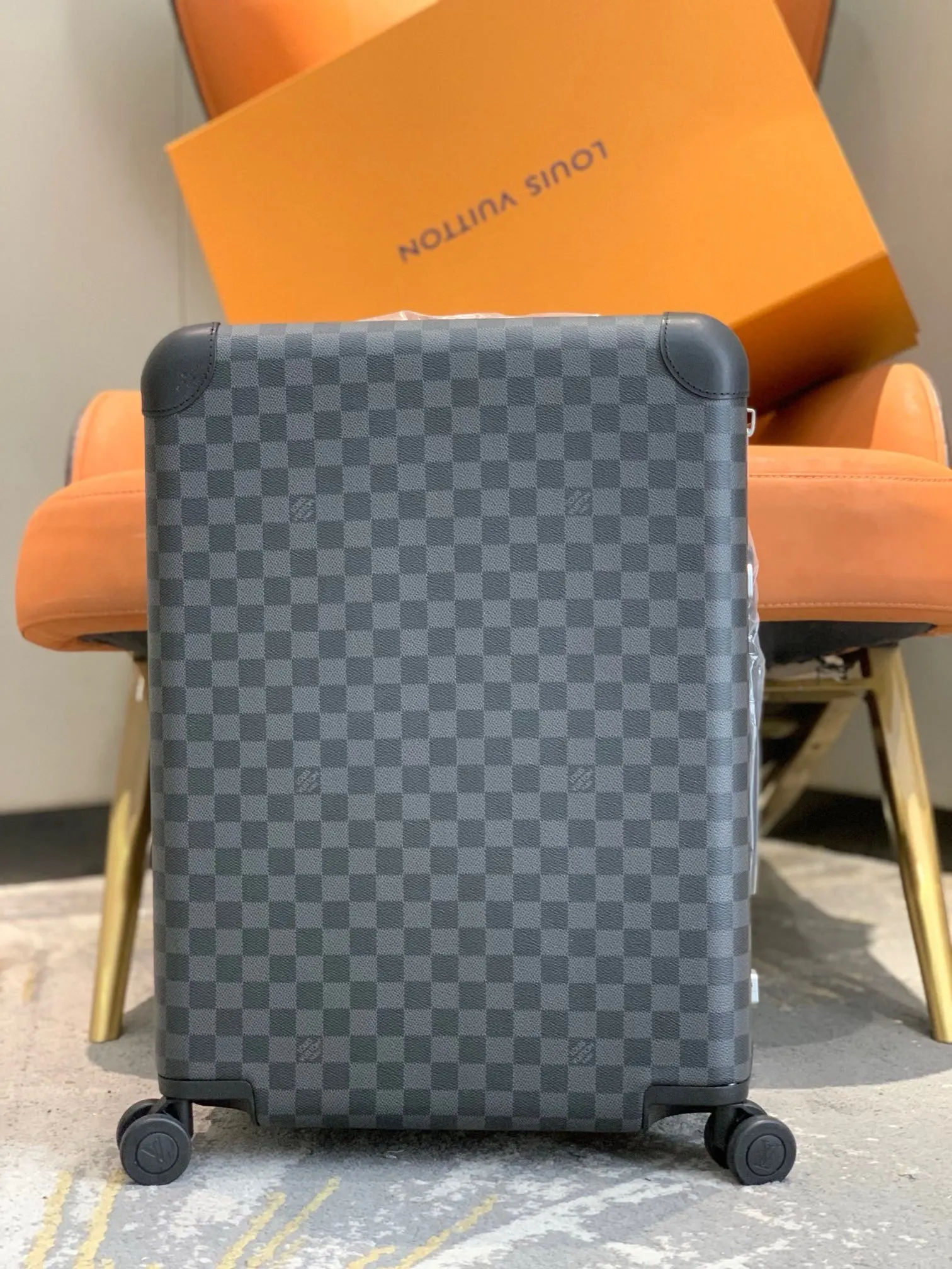 LV 銀色 真皮行李箱拉杆箱登机箱拉箱 拉杆真皮包裹 旅行拉杆款 輕便出行款