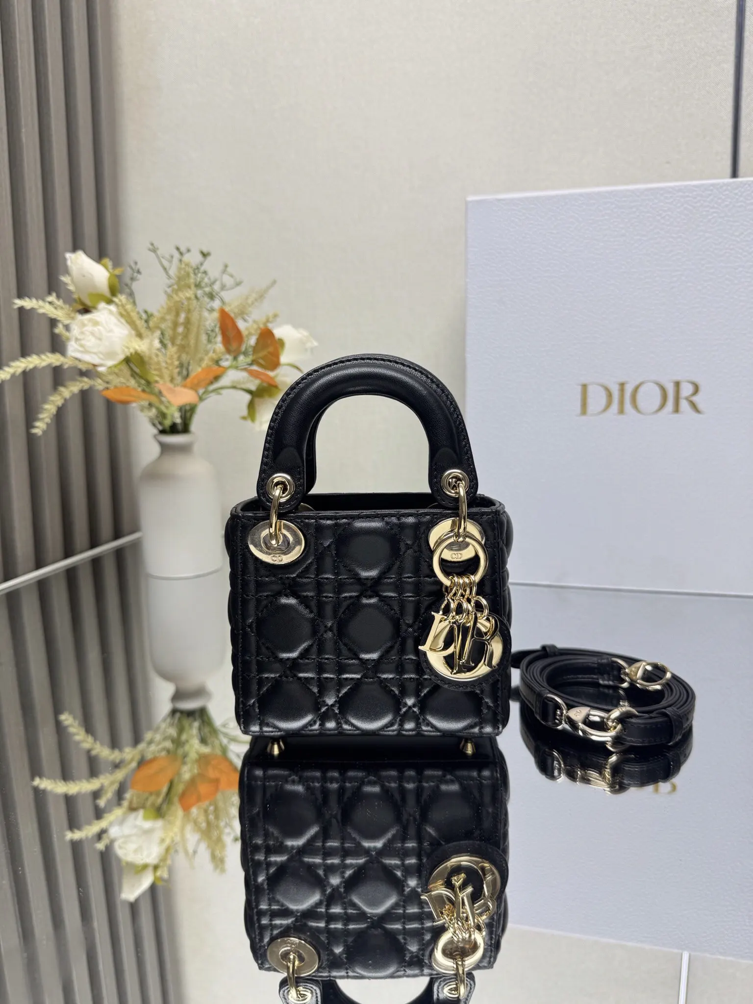 金色 羊皮 超迷你戴妃包三格 Dɪᴏʀ ʟᴀᴅʏ Mɪᴄʀᴏ 收納包 旅行收納款