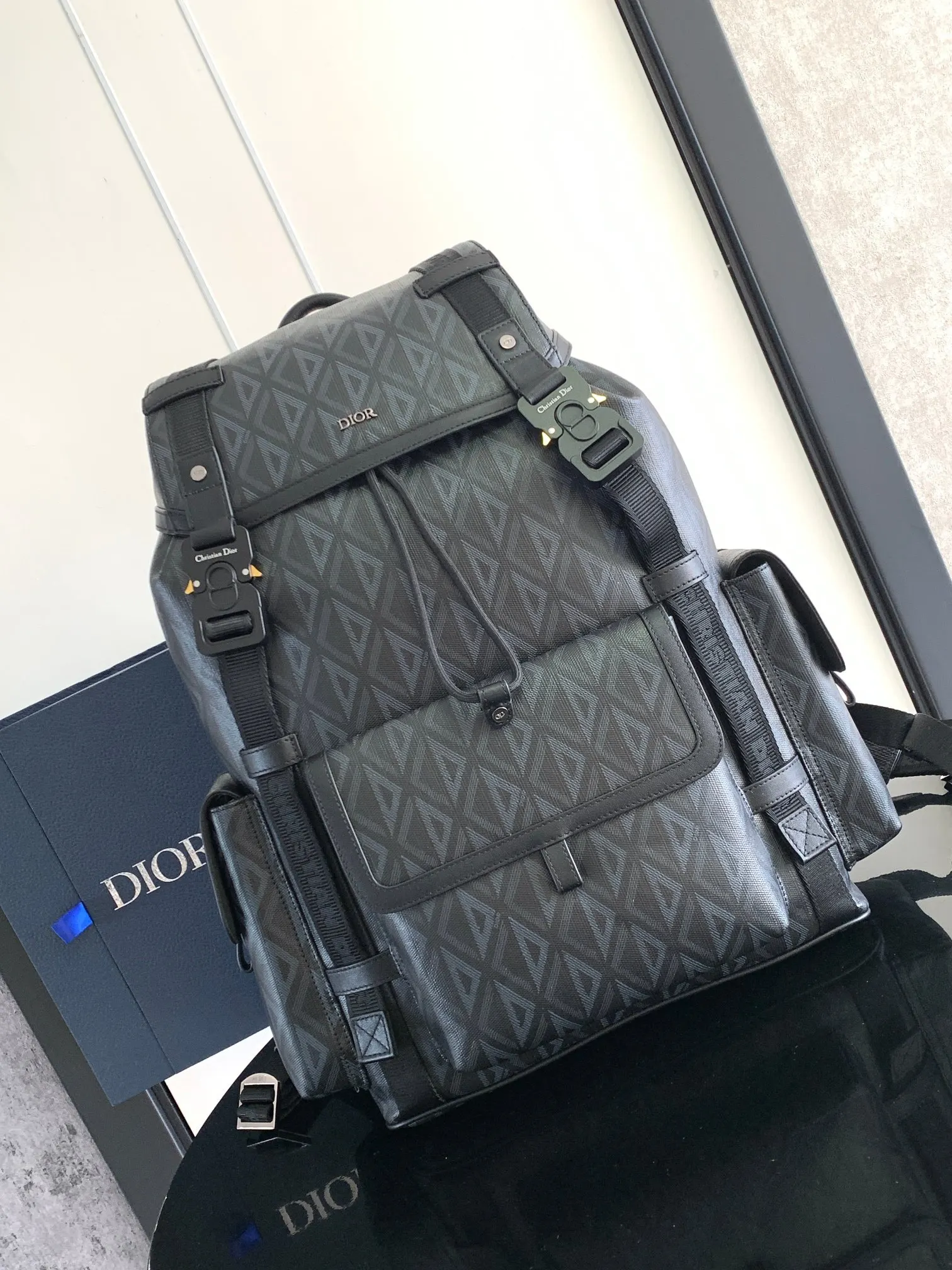 灰色 牛皮 Hit the Road 雙肩背包是本季的全新 雙肩包 实用雙肩款