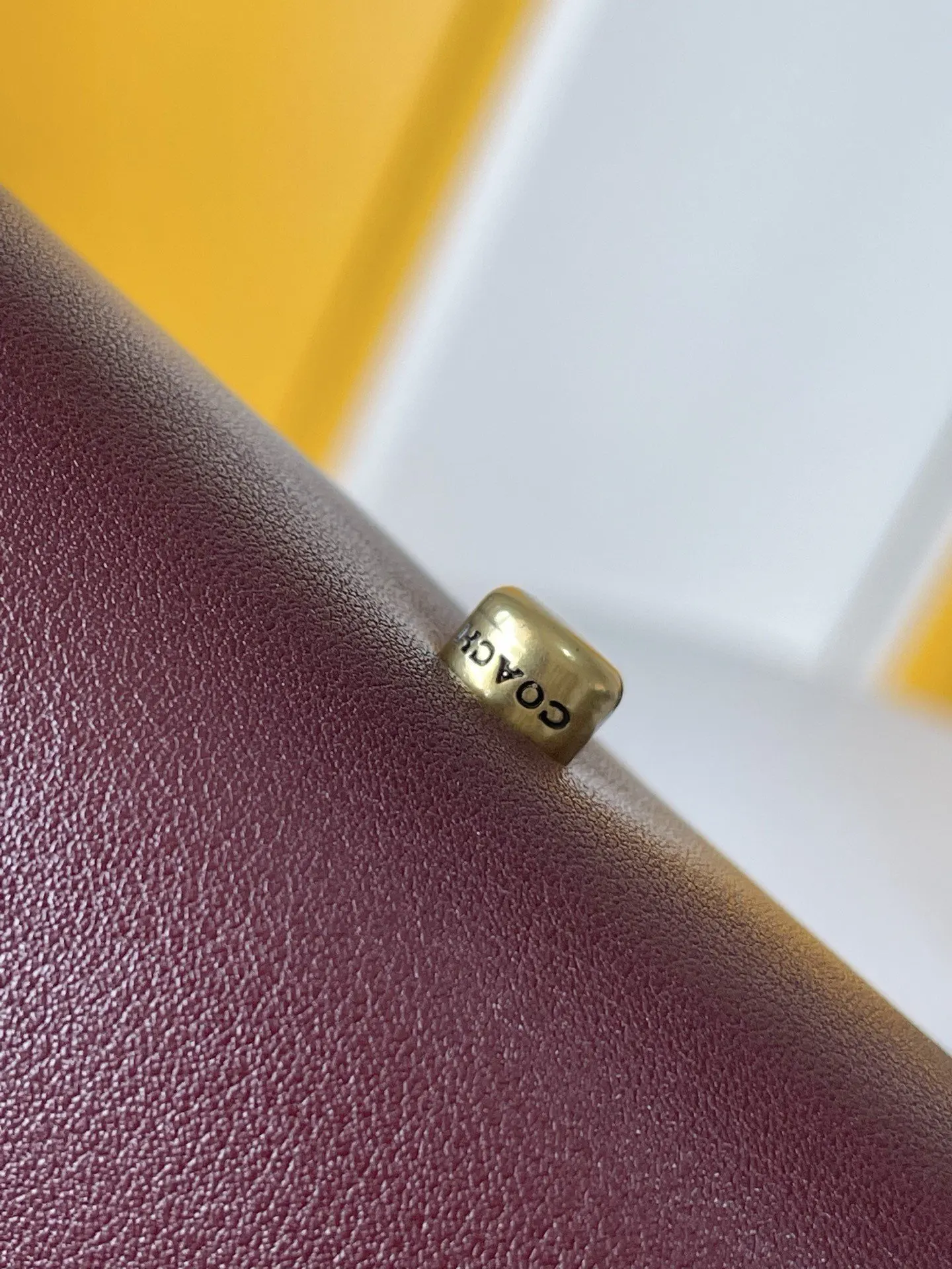 Coach CarryAll 單肩包 日常單肩背款