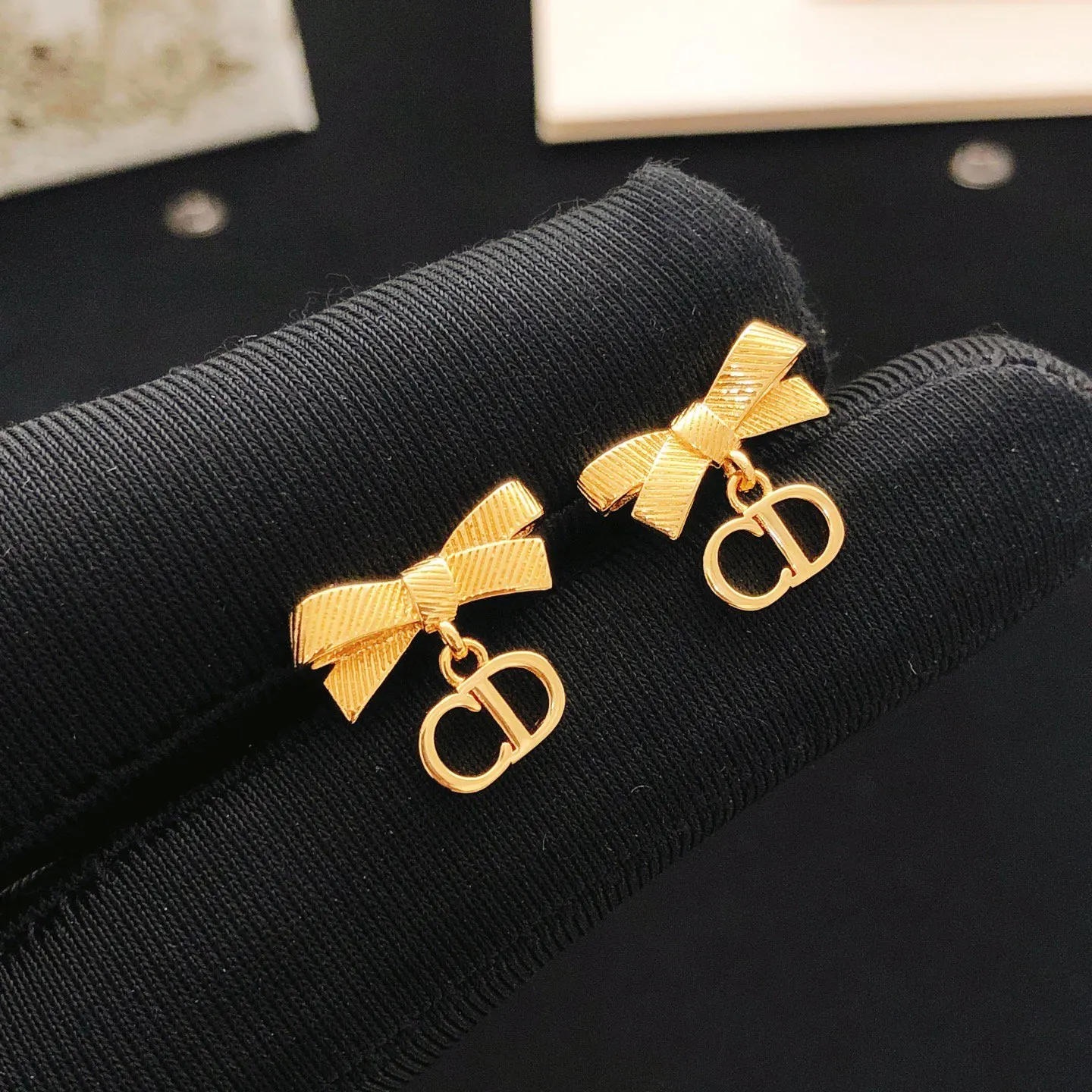 Dior CD金色耳環 精緻百搭款
