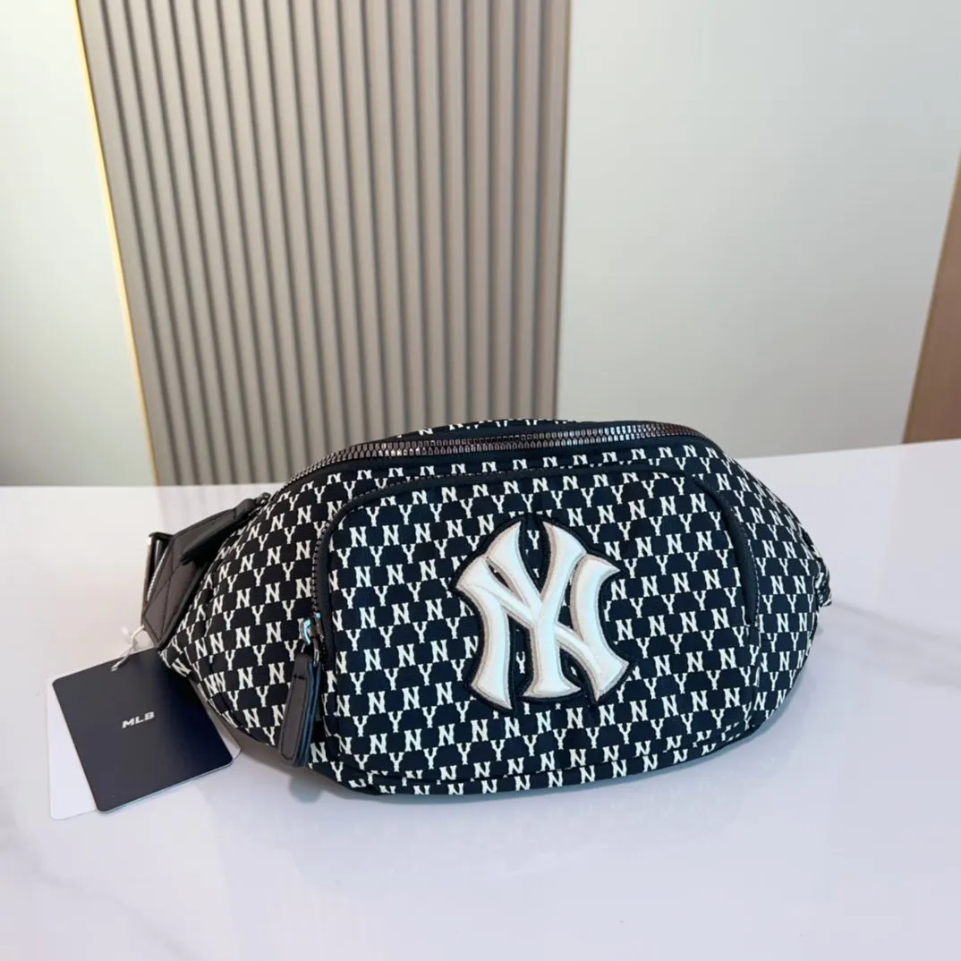 MLB腰包 相信喜欢日韩穿搭风格的宝宝 全称 Maj 休闲腰