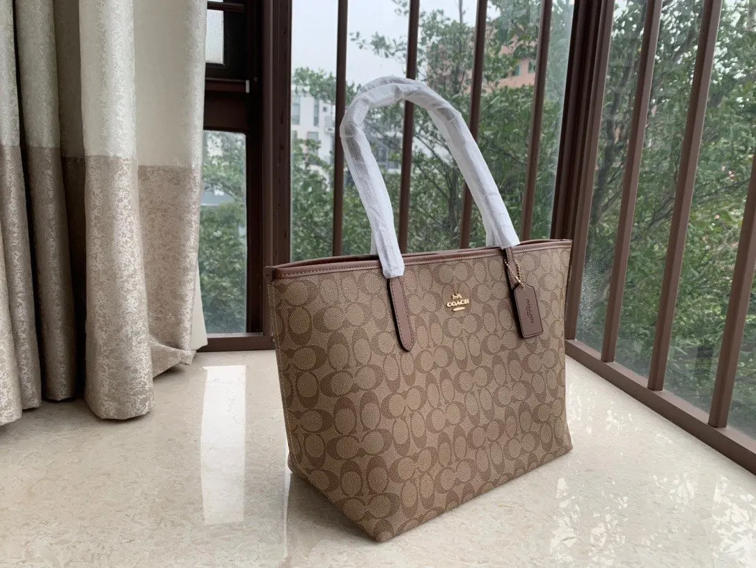 Coach 老花 托特包 大容量托特款