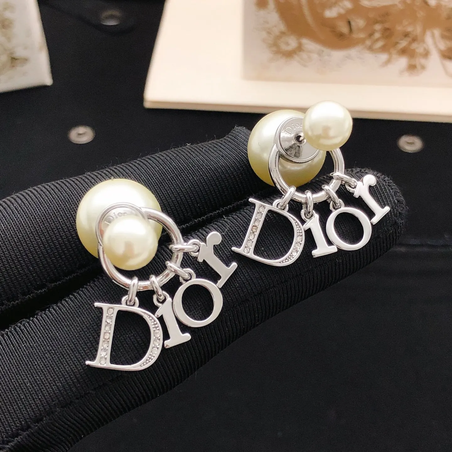 Dior 银色 珍珠 耳饰