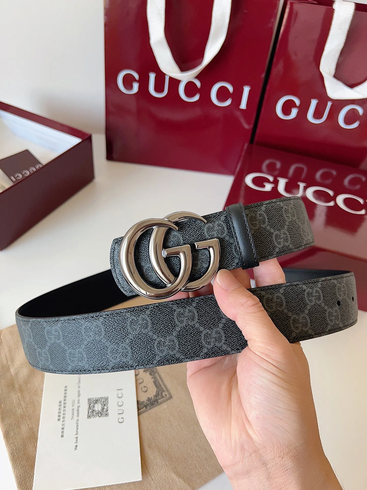 Gucci 雙G扣牛皮腰帶
