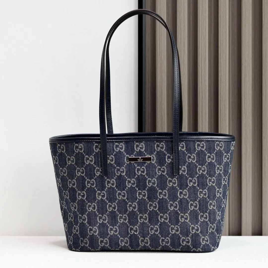 Gucci 牛仔 GG牛仔布为精致廓形增添品牌标志性元素 托特包 大容量托特款