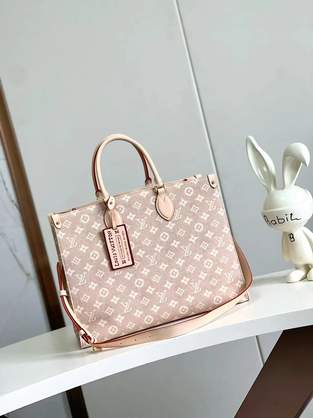 LV OnTheGo 老花 手提包 M15136 精選款