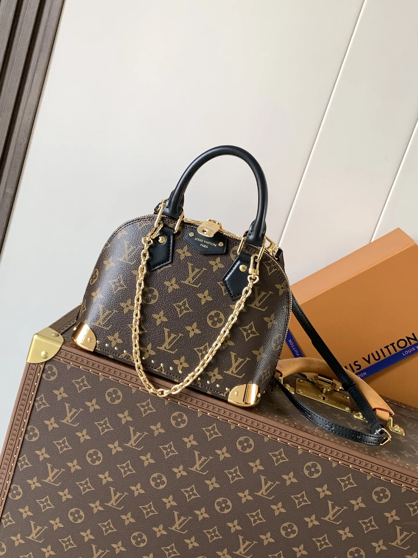 Chain Bag Leather