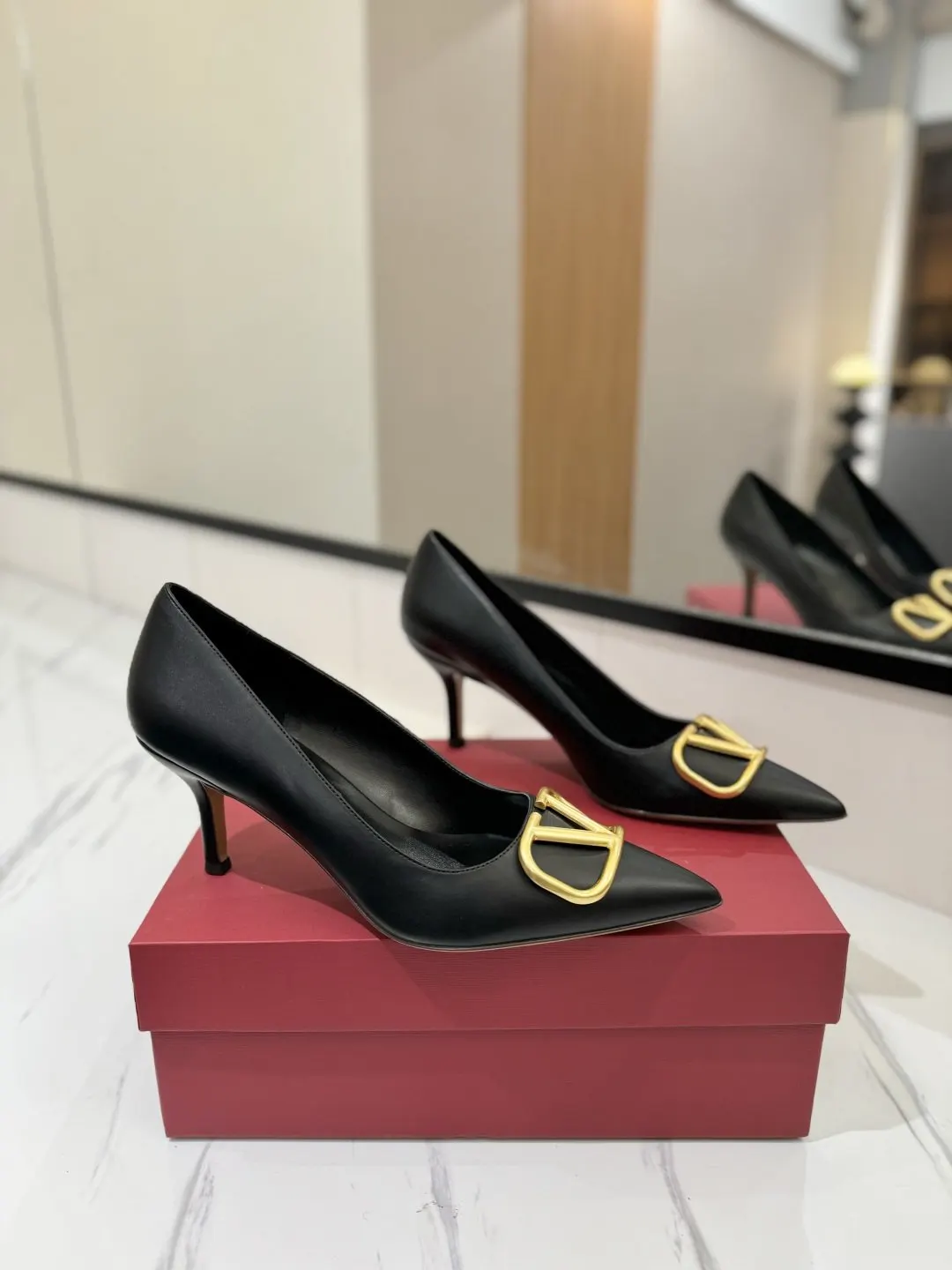 Valentino 金色 平底鞋 通勤约会款 款02