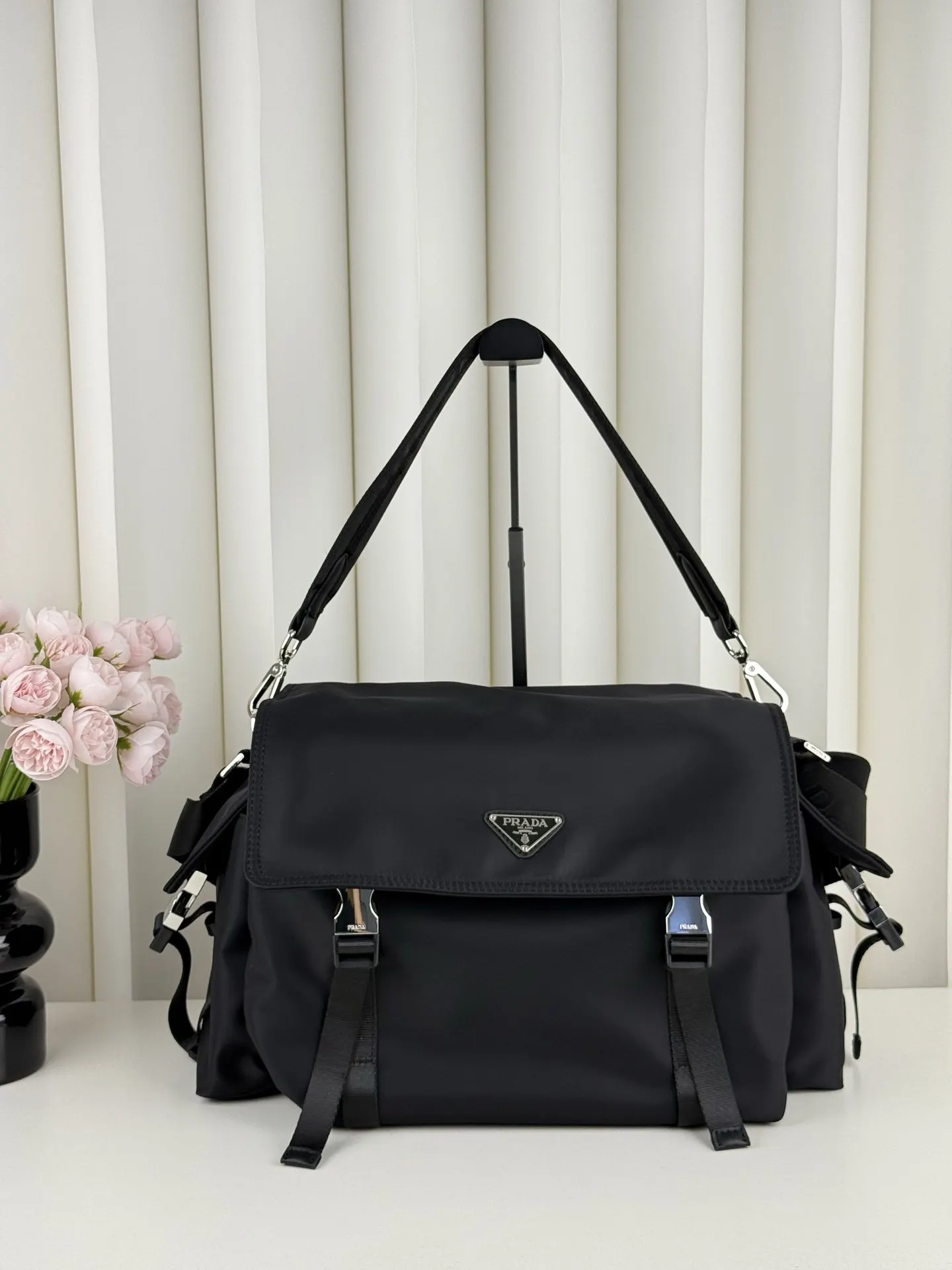 PRADA Re-Nylon尼龍 三角标 邮差包 通勤百搭款