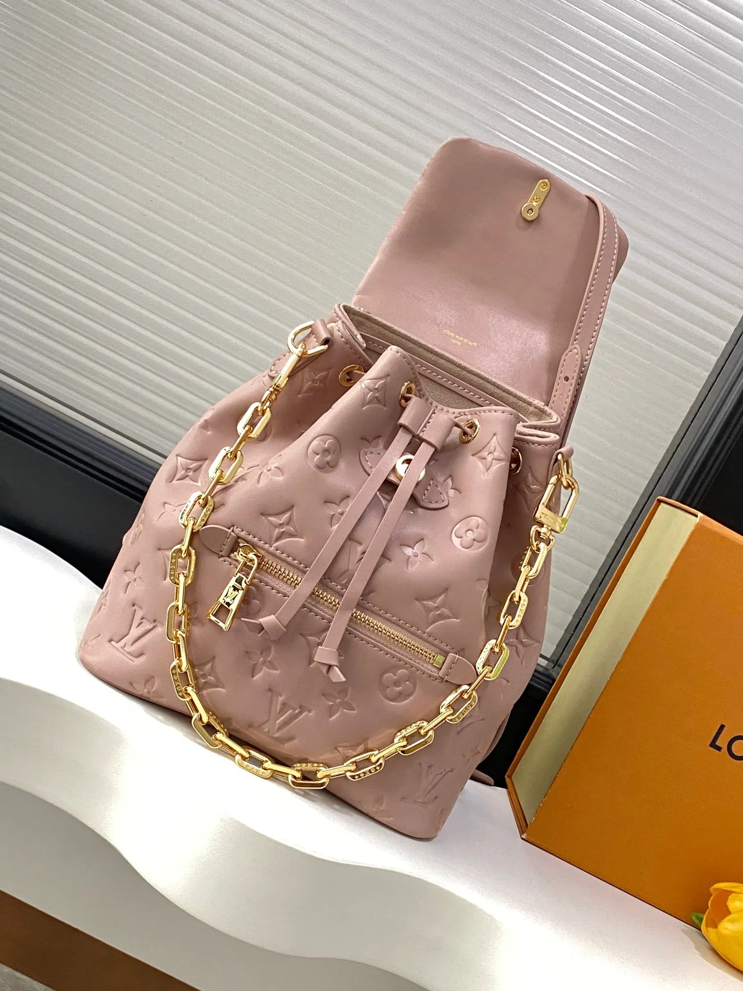 LV 黑色 粉色 牛皮 雙肩包 实用雙肩款