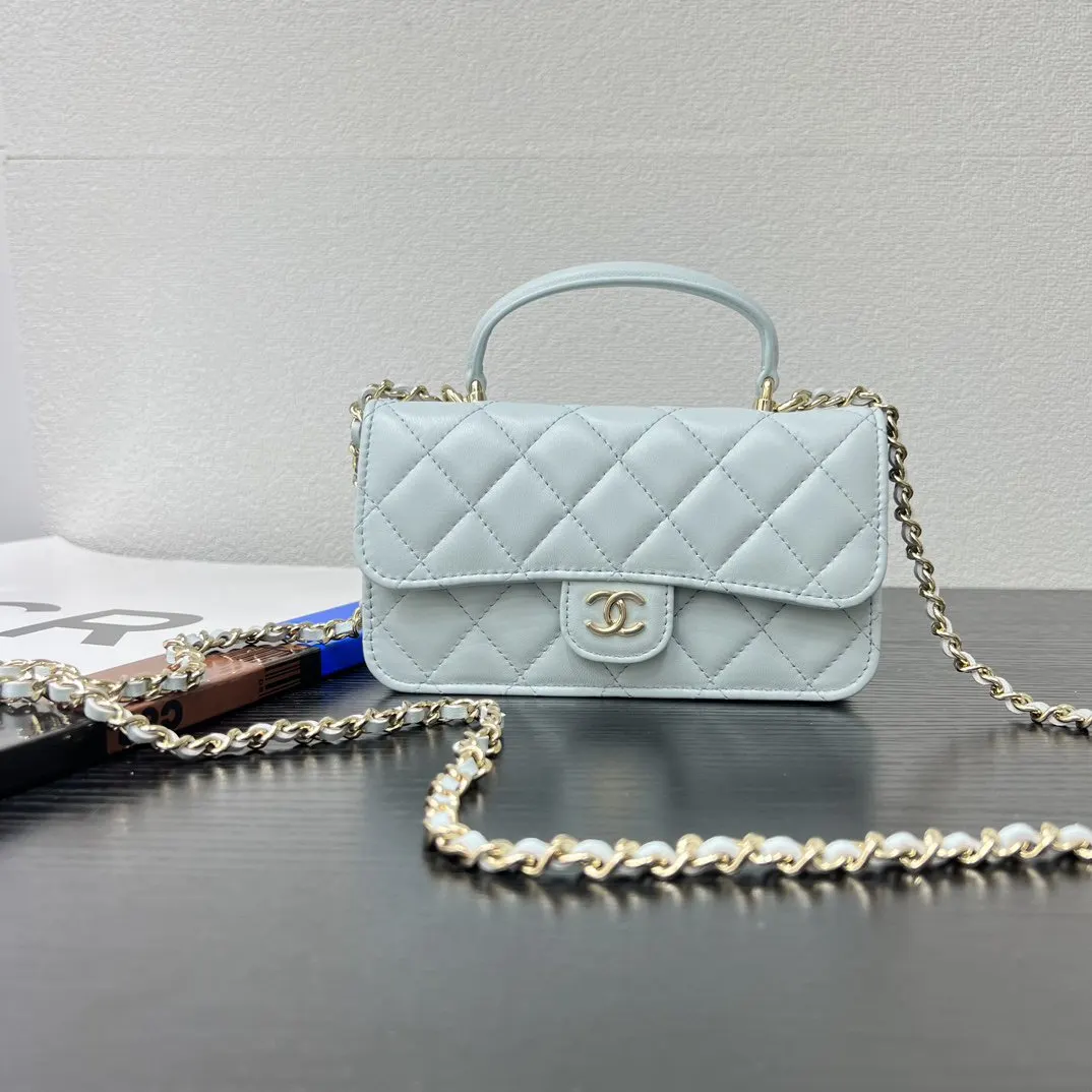 CHANEL 22 Bag 淺藍色羊皮鏈條包 單肩款