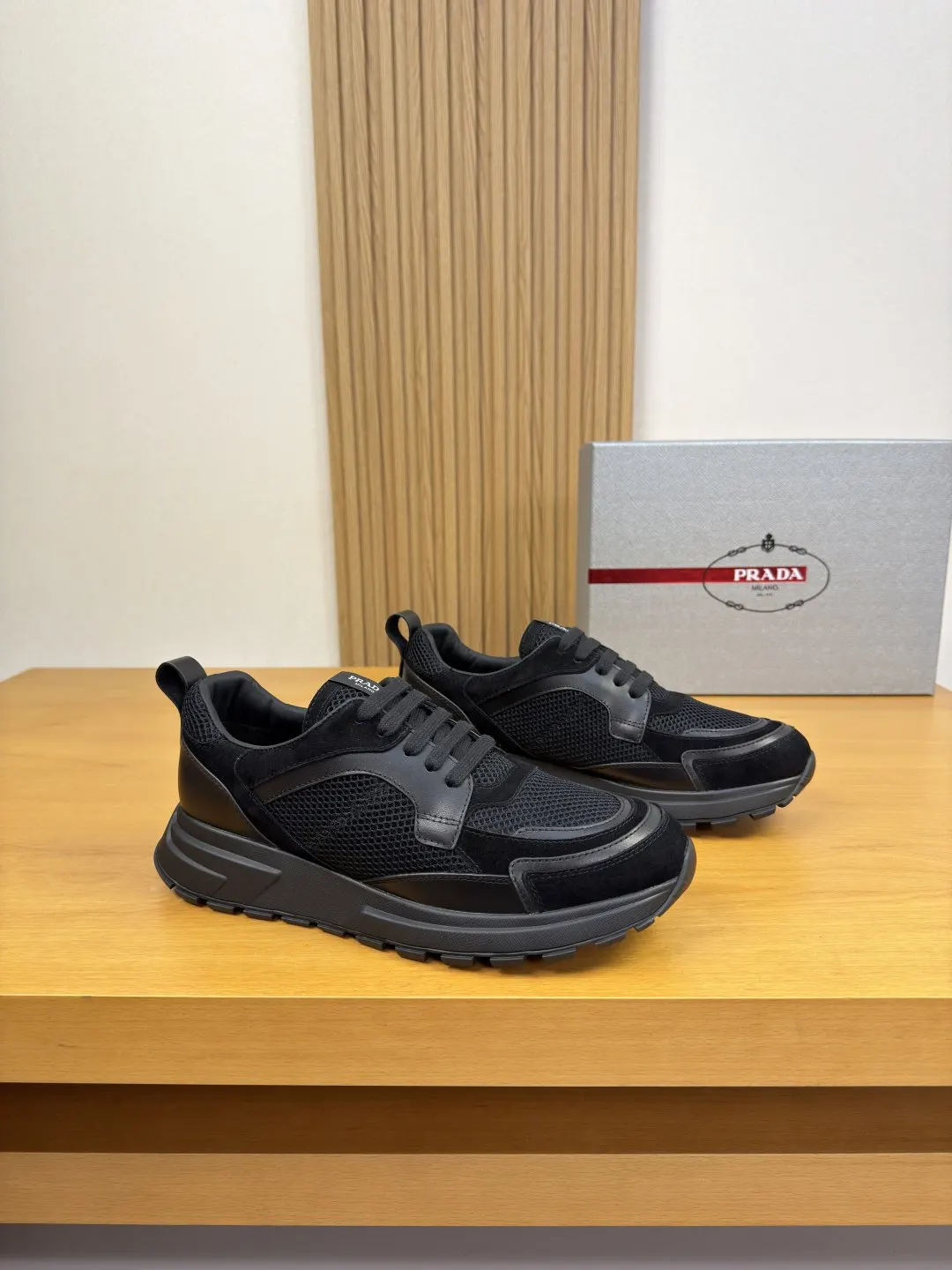 PRADA 牛皮 帆布 Logo 運動鞋 休閒運動款