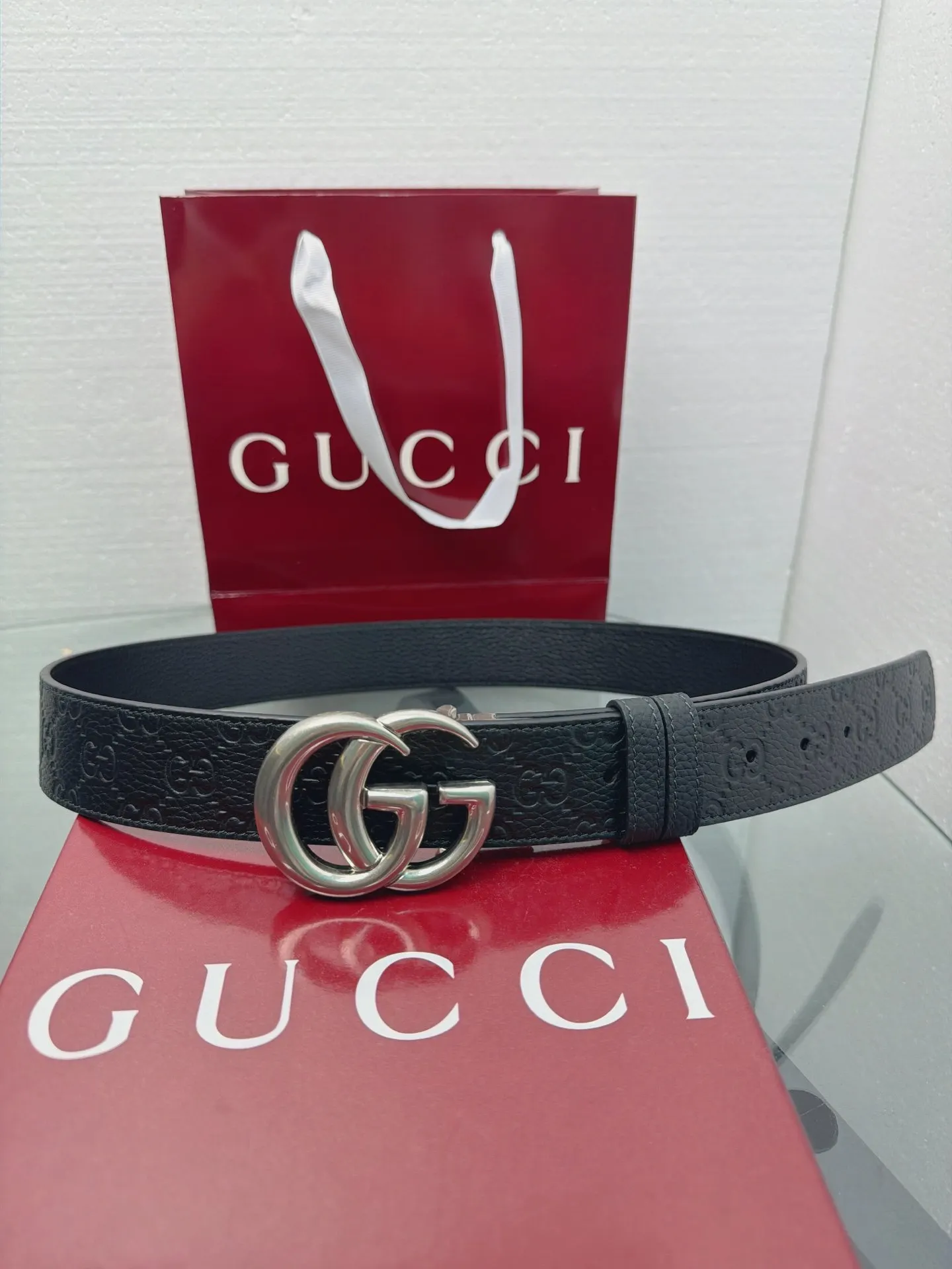 Gucci double G buckle cowhide belt, Monogram