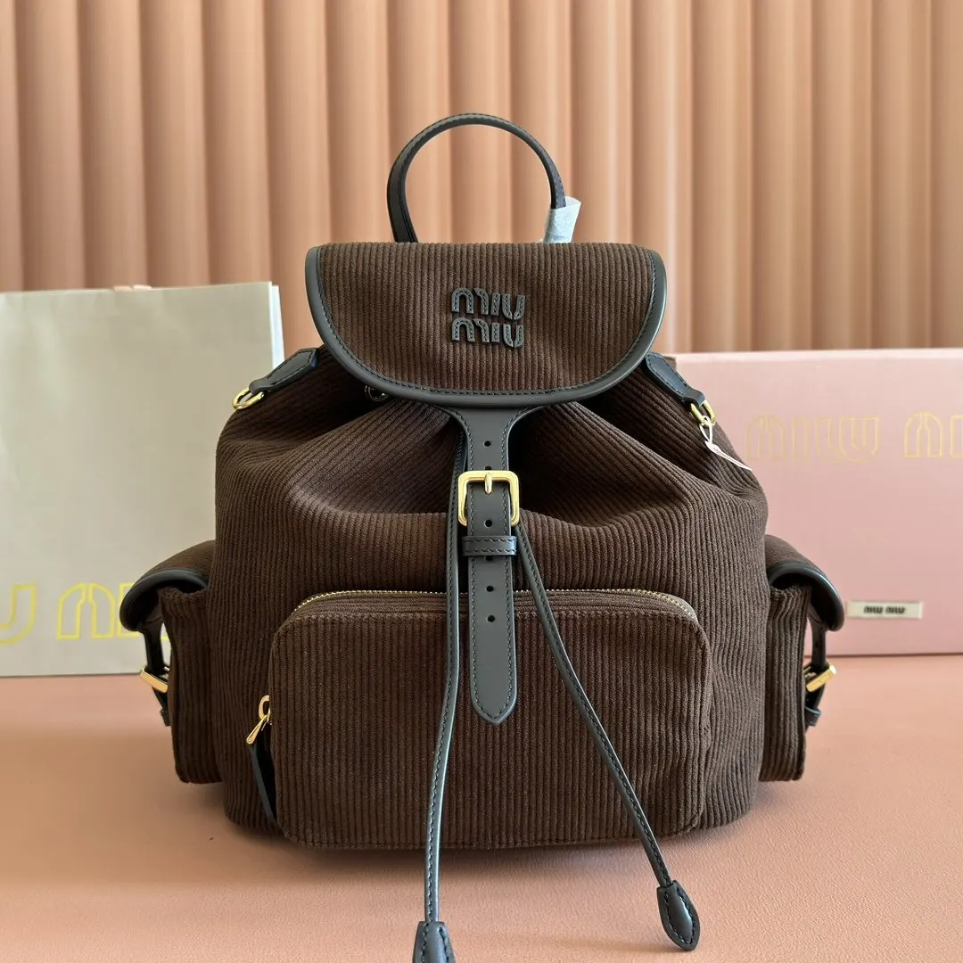 Miu 小牛皮 雙肩包 实用雙肩款