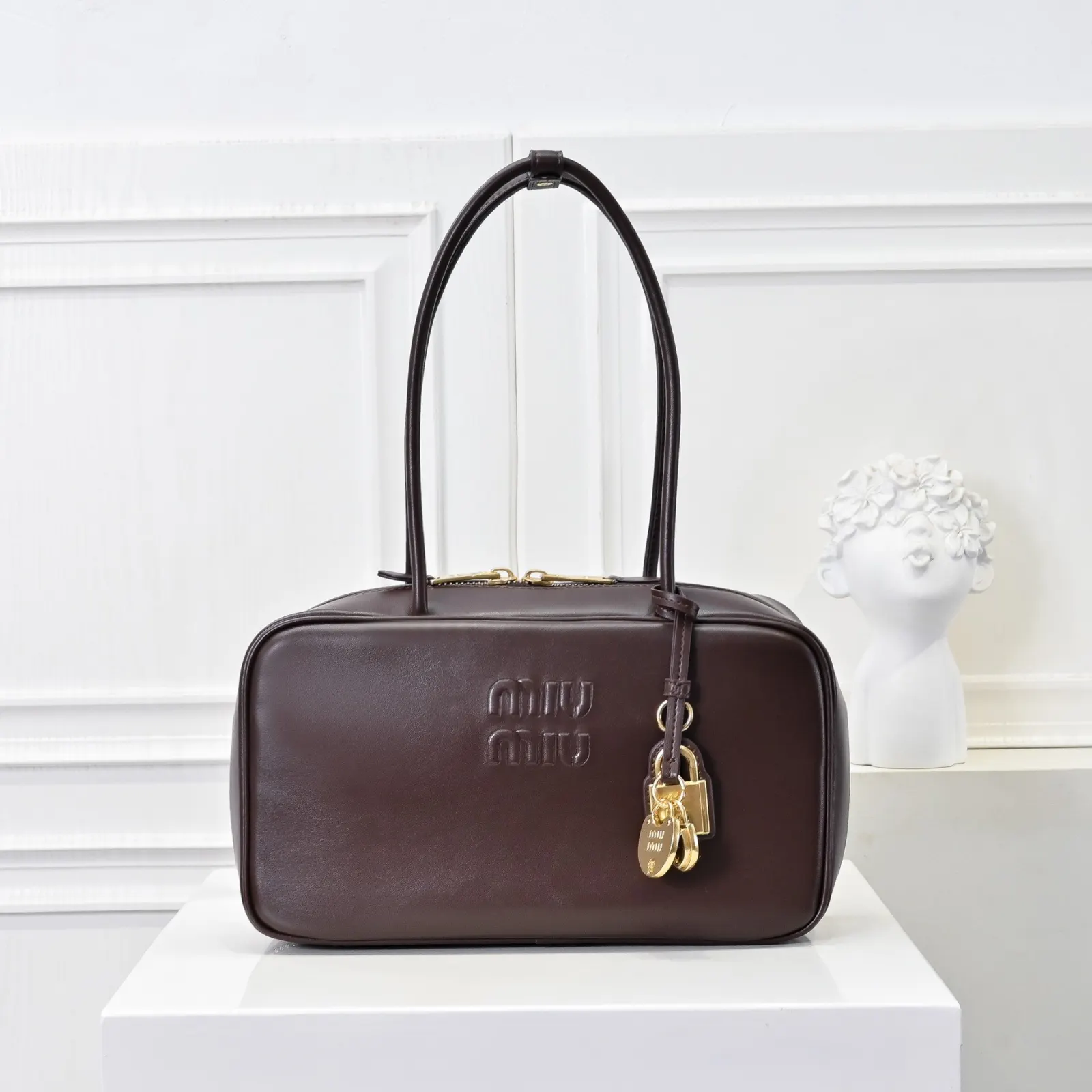 Miu 牛皮 中号MiuMiu 中号挂饰款公文 公文包 商務通勤款