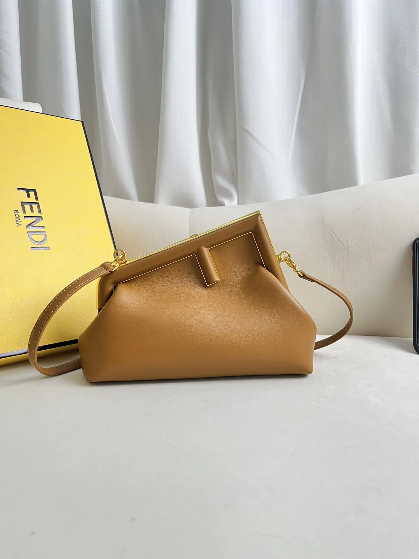 Fendi 棕色 粉色 羊皮 手拿包 精致手拿款
