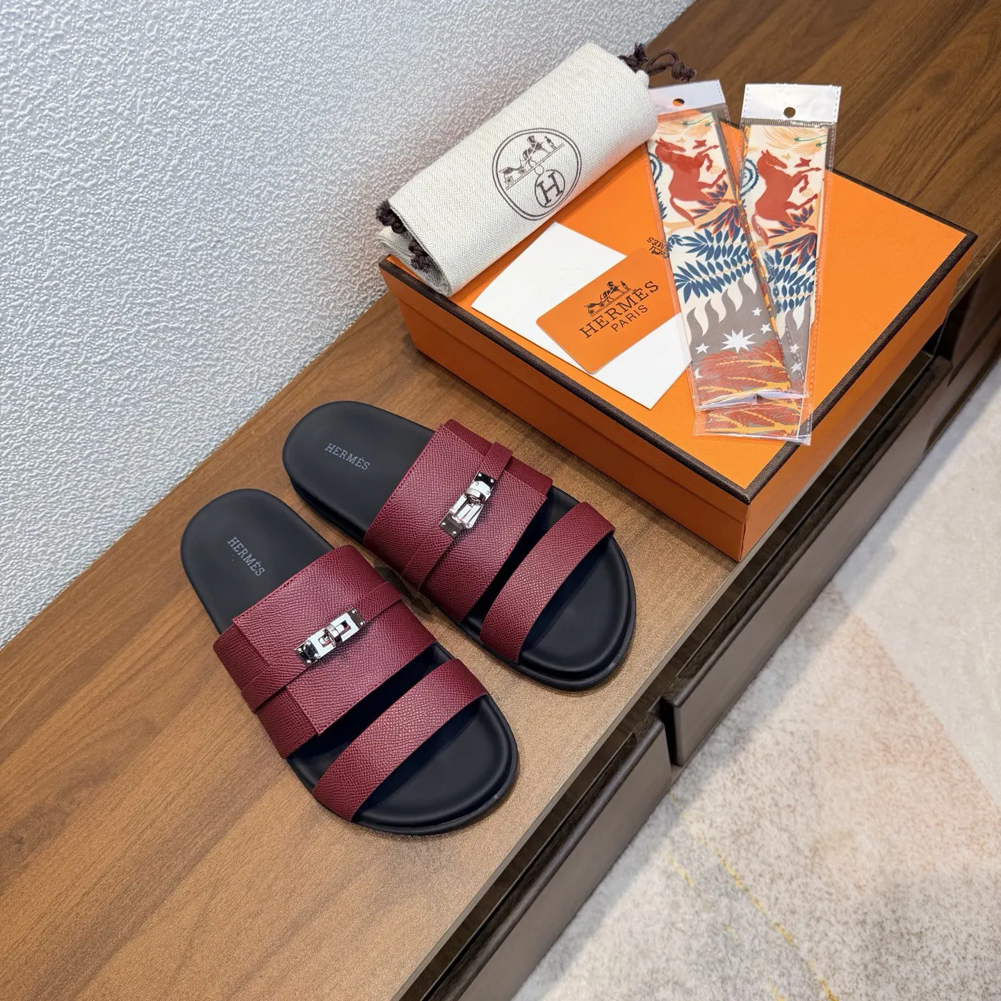 Hermes 经典 小牛皮 拖鞋 舒適百搭款