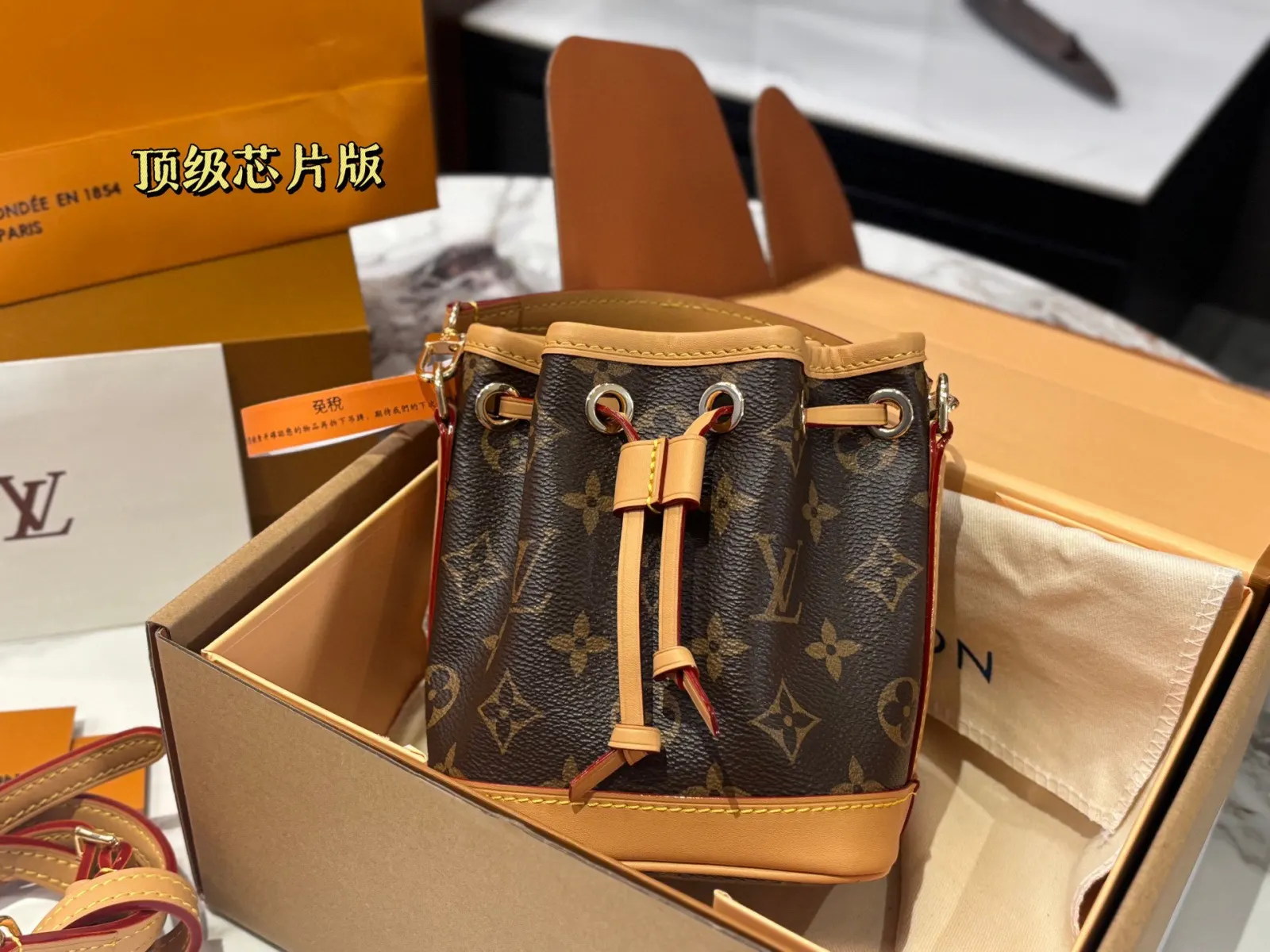 LV 老花 手提 级 ♥ mini小水桶 水桶包 休閒水桶款