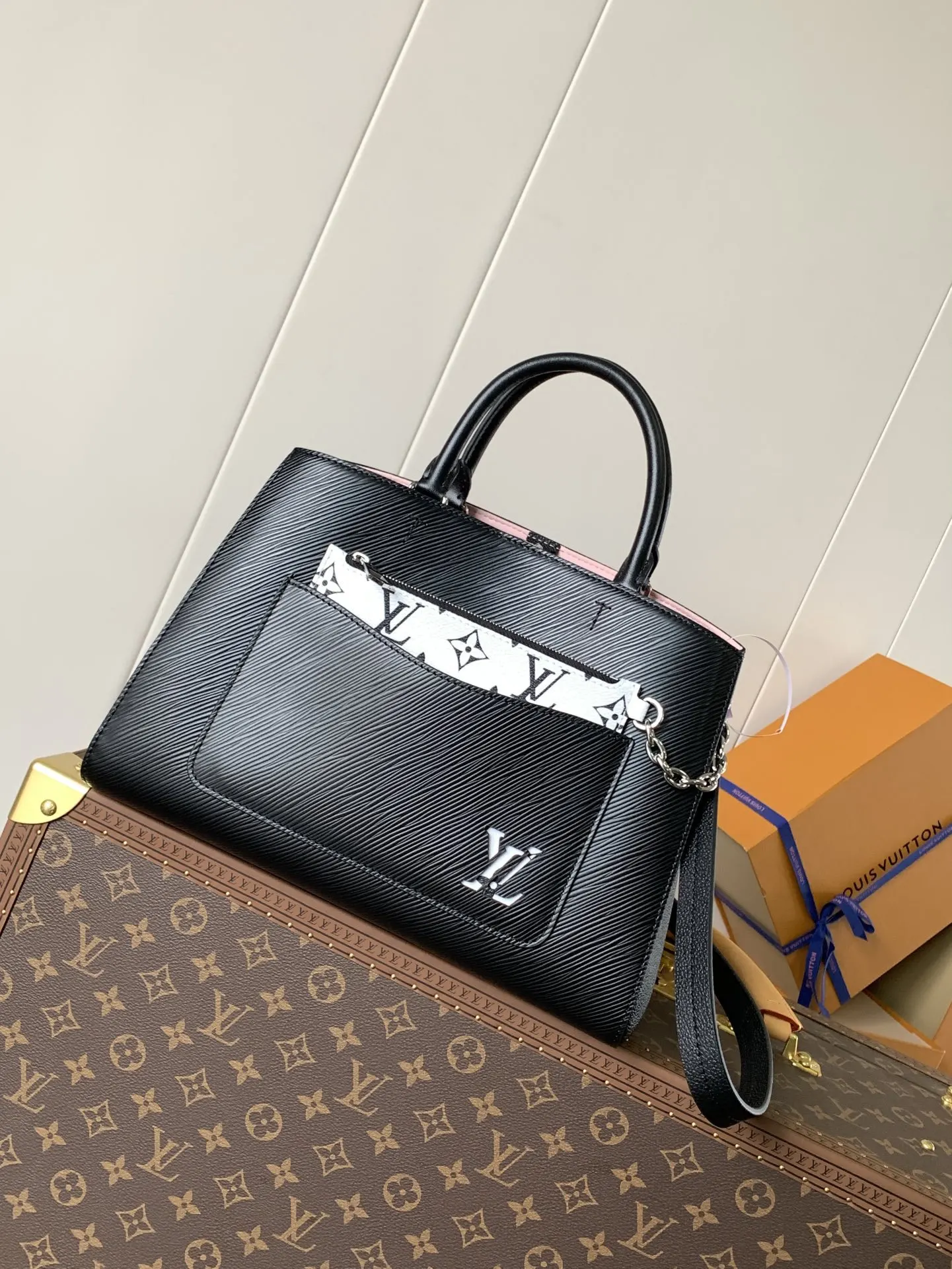 LV 黑白配色 斜背包