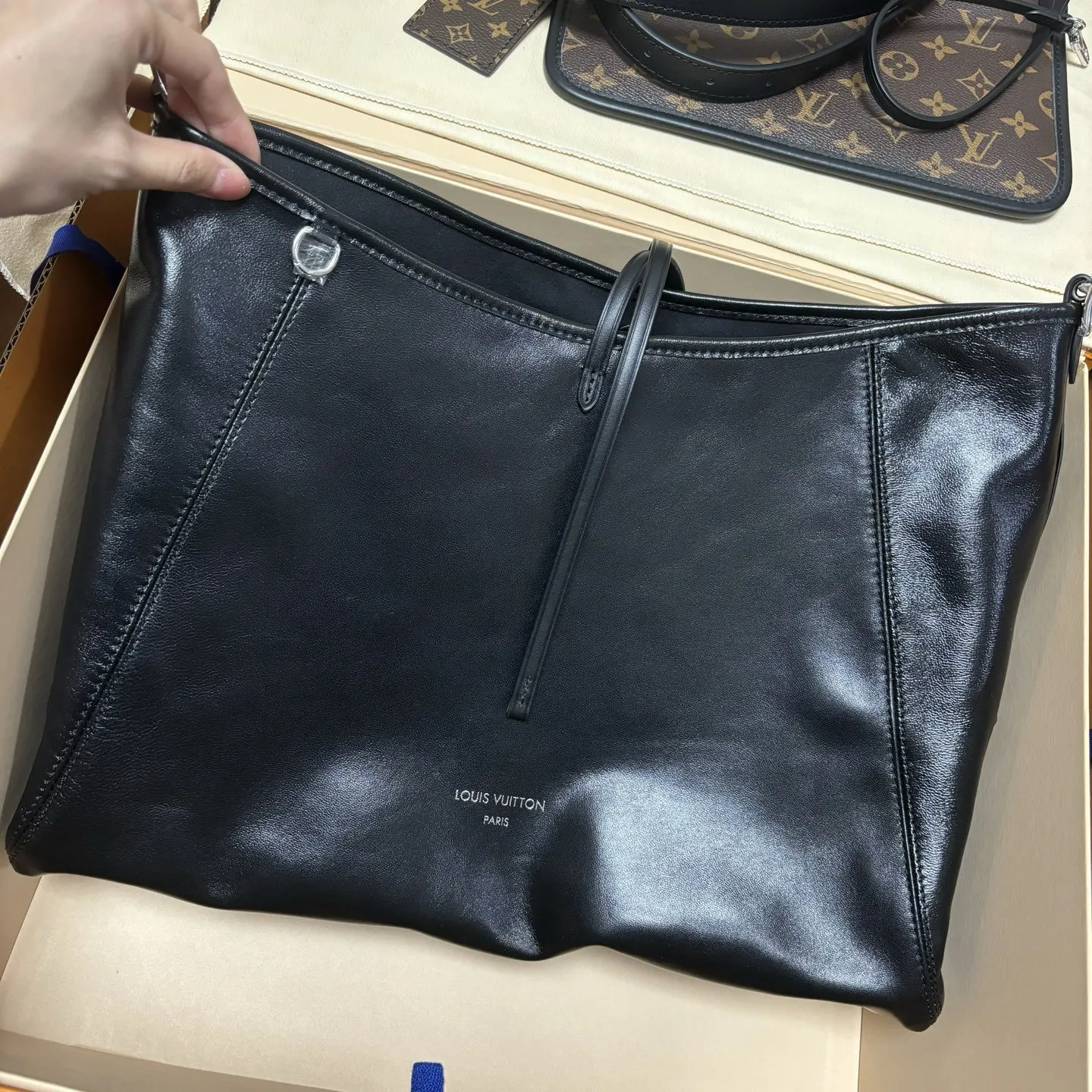 CarryAll 羊皮 自然光拍摄真正的渠道 我们确保所有材料 水桶包 休閒水桶款
