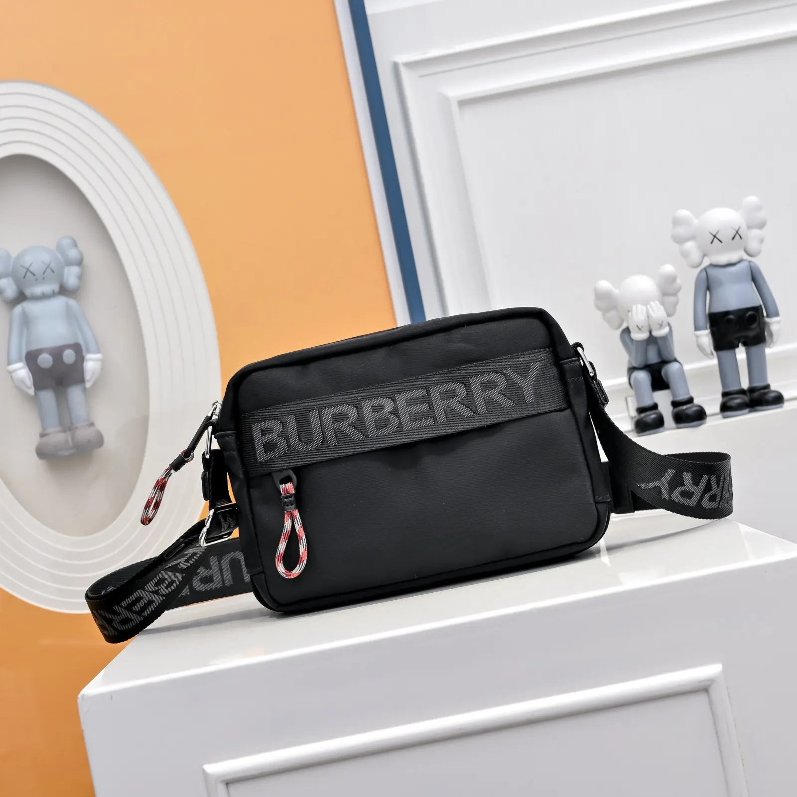 Burberry 帆布 巴宝莉男士单肩包相机包 斜挎包 轻便斜挎款
