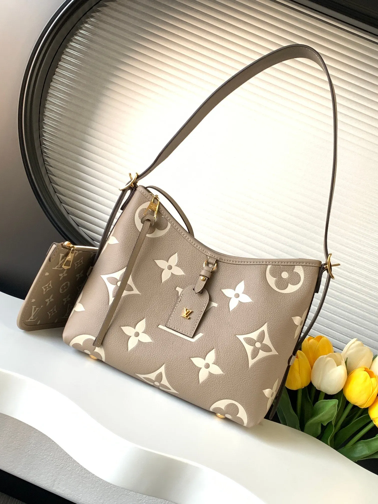 CarryAll 白色 杏色 Mo手拿包 精致手拿款