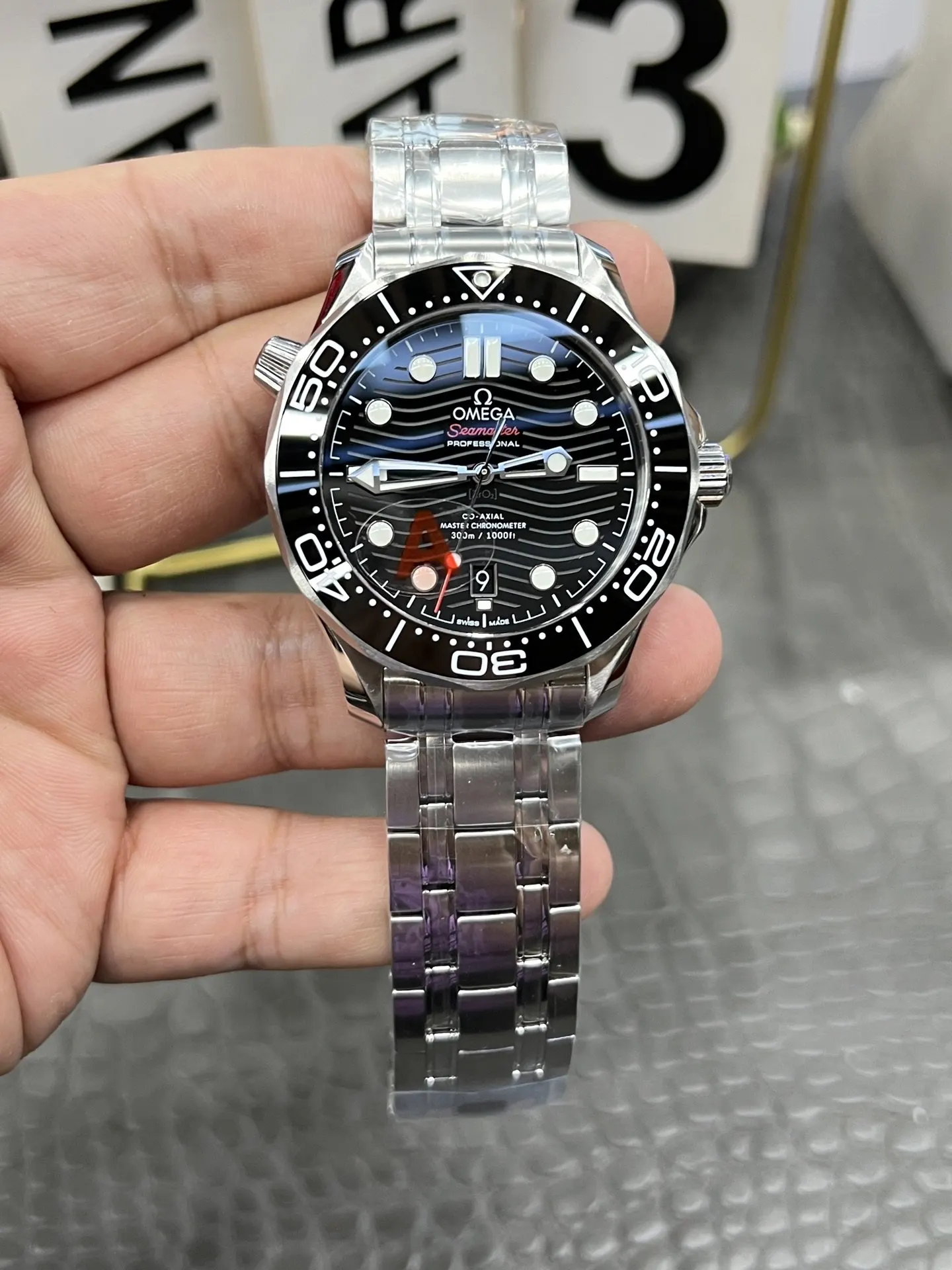 Omega Vs欧米茄海马 系列 黑海马钢带送胶带 手錶 經典腕表款