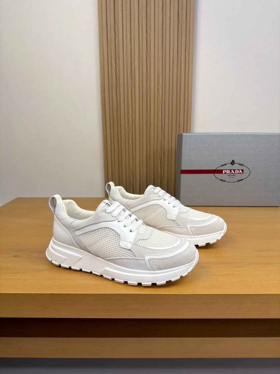 PRADA 牛皮 帆布 Logo 運動鞋 休閒運動款